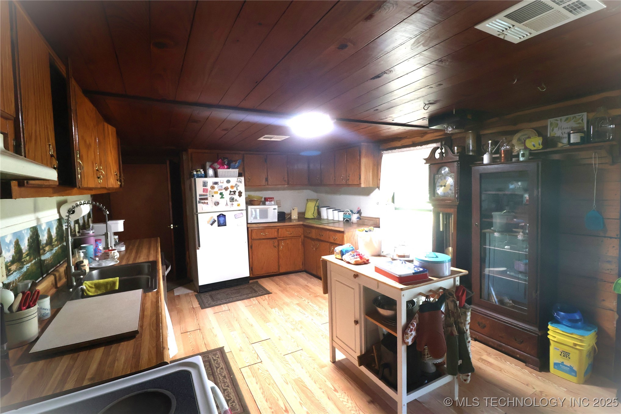 2601 N Witte Property Photo 16