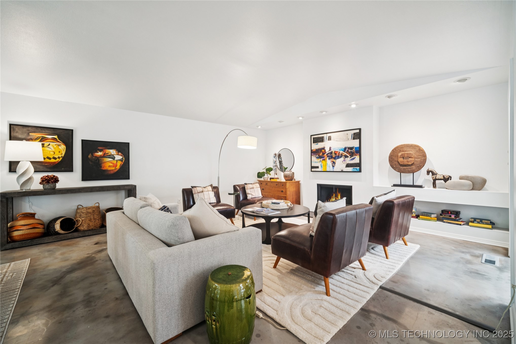 2411 E 72nd Place 2-a-3 Property Photo 8