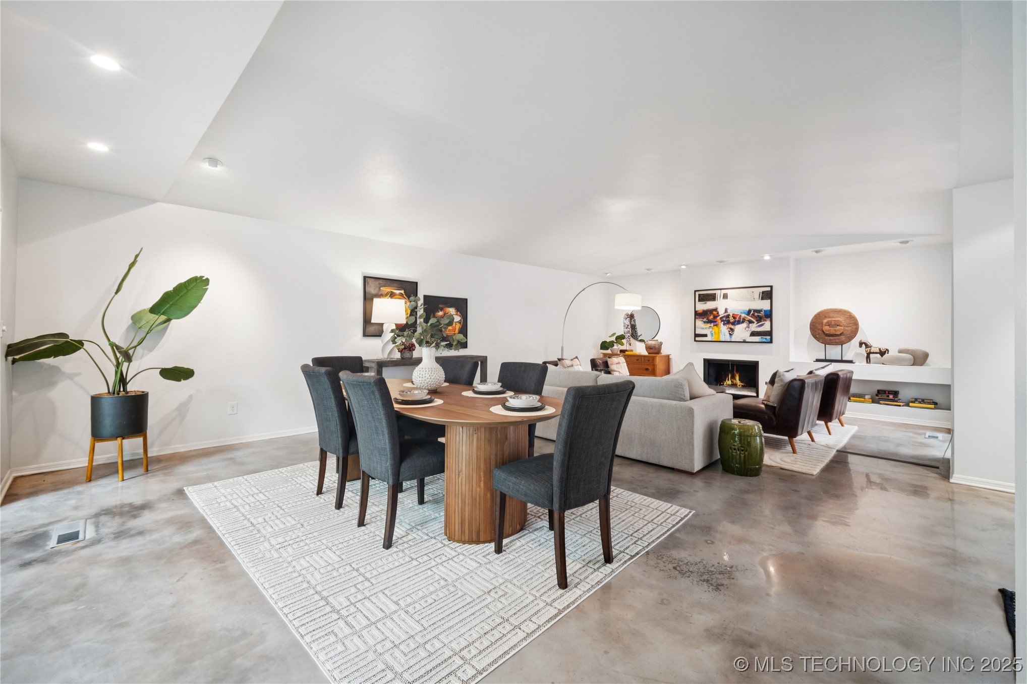 2411 E 72nd Place 2-a-3 Property Photo 11