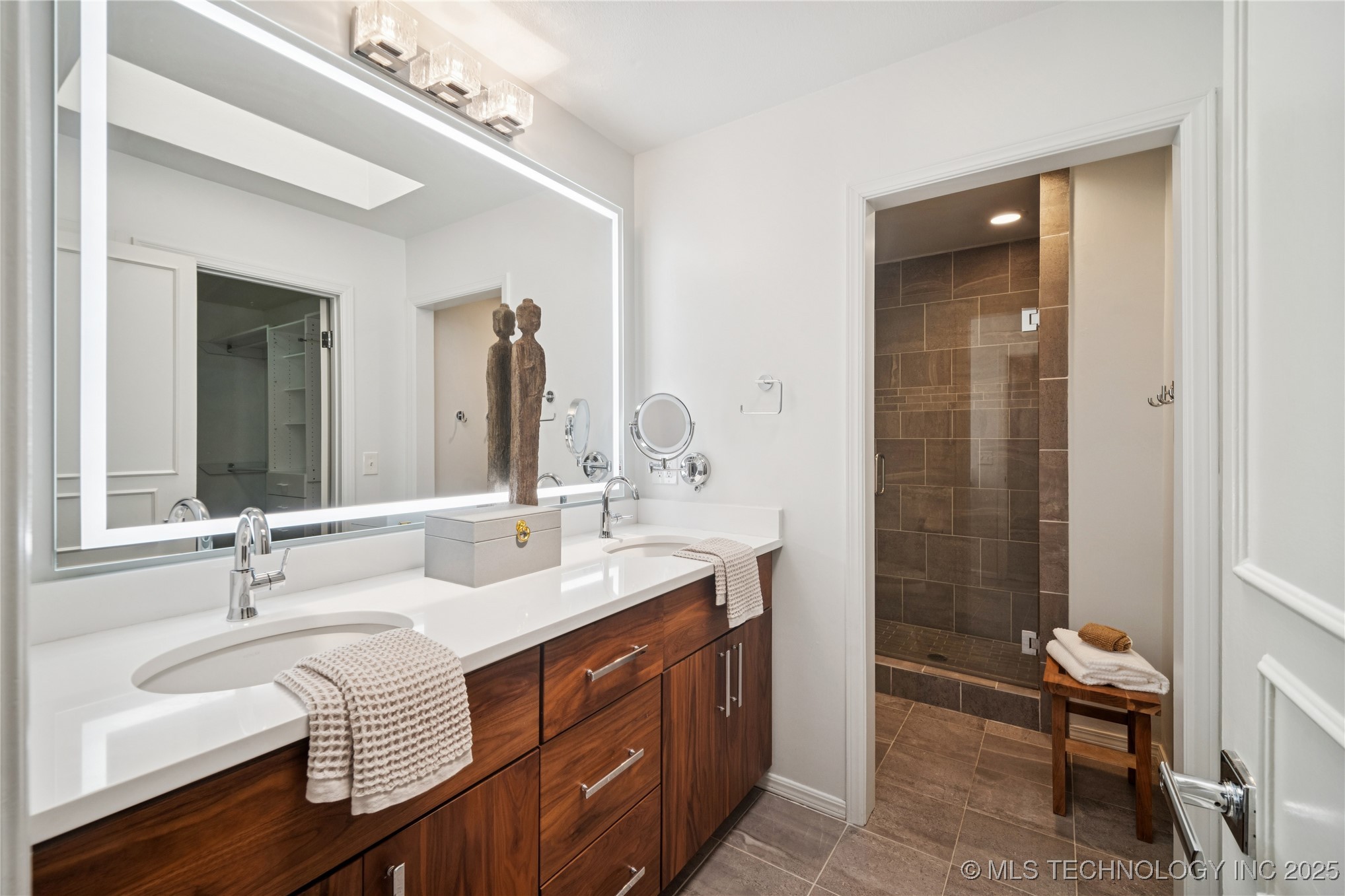 2411 E 72nd Place 2-a-3 Property Photo 29