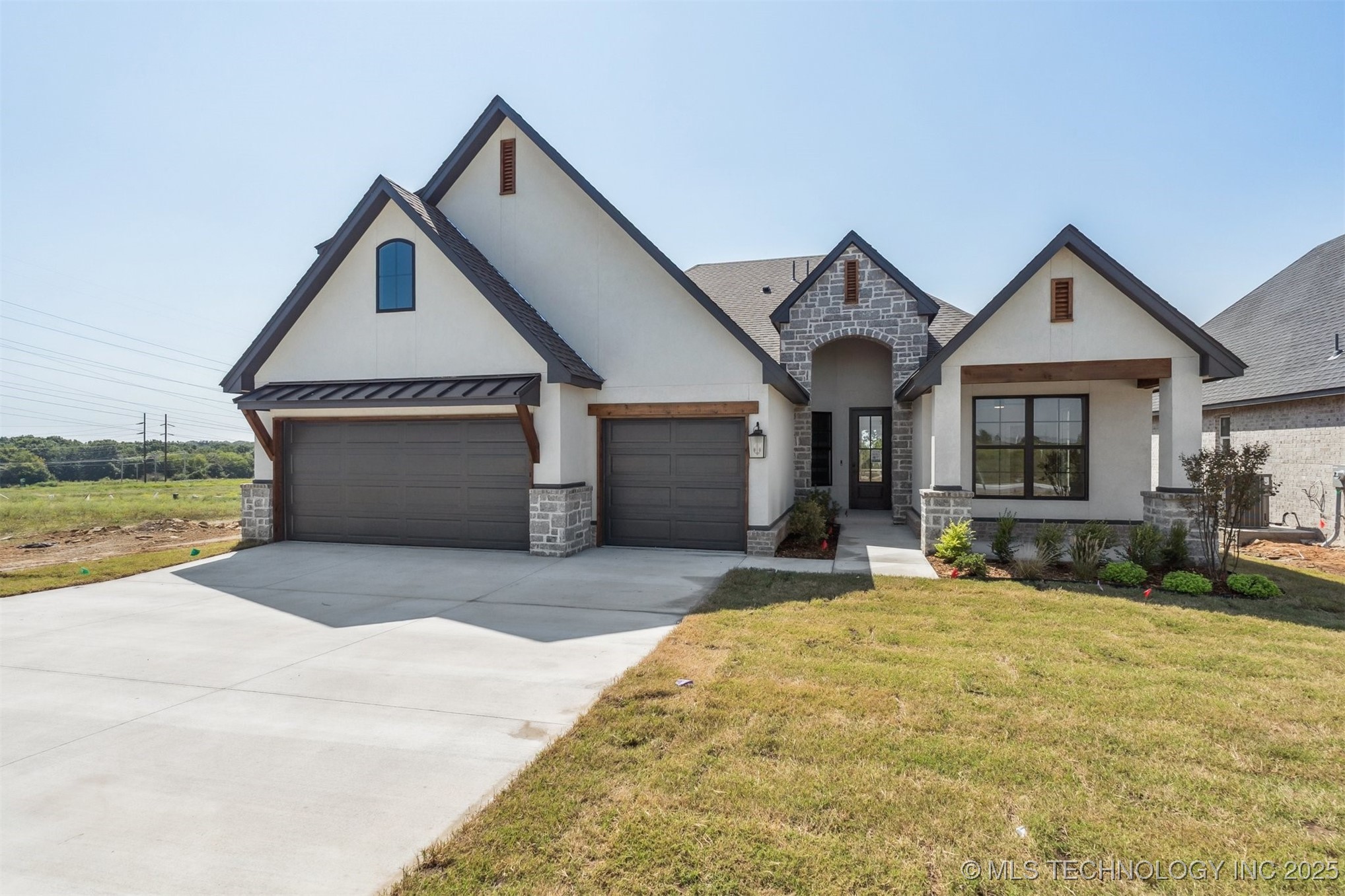 2722 E 134th Circle Property Photo 5