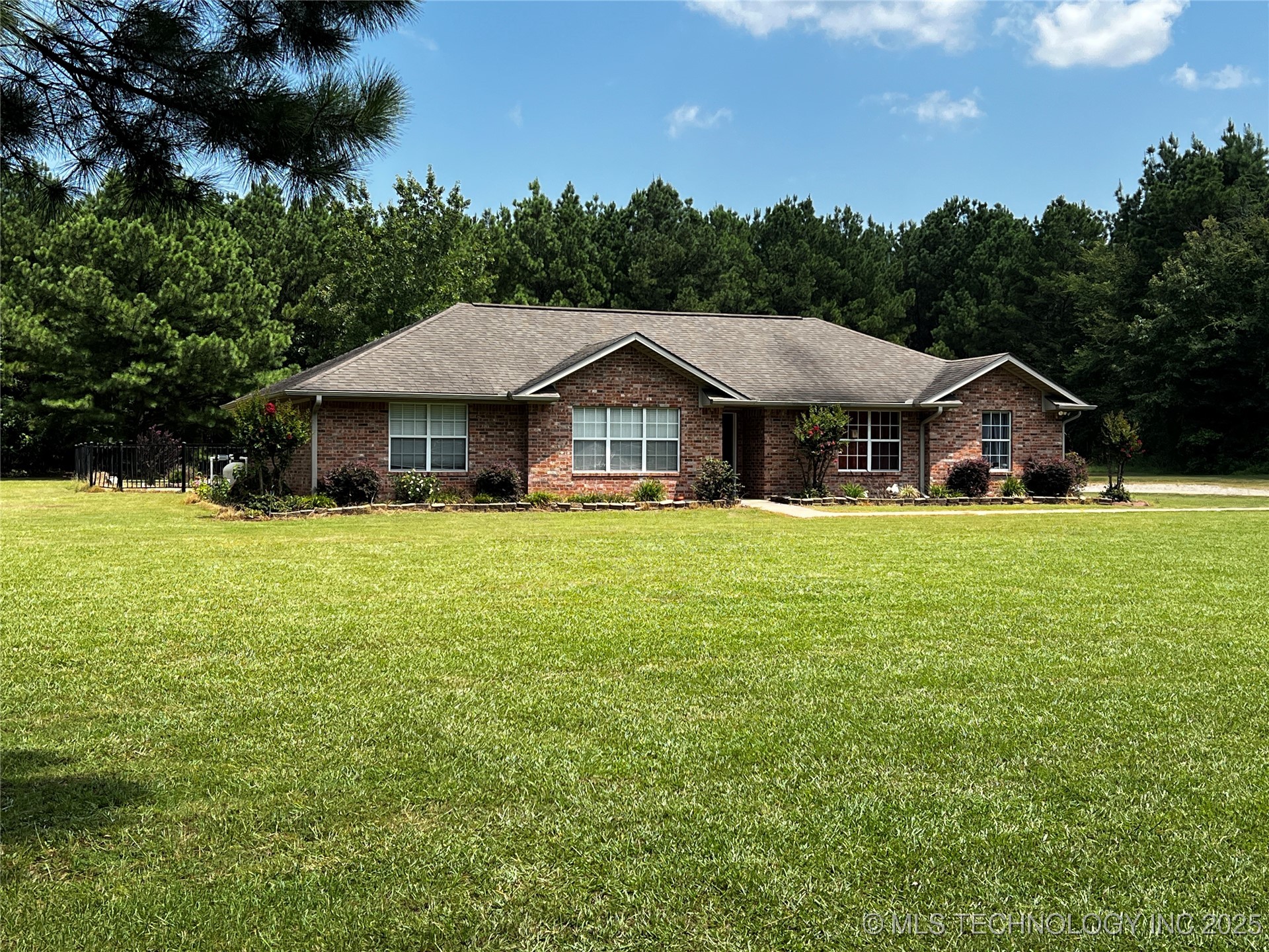 192188 N 4205 Property Photo 1