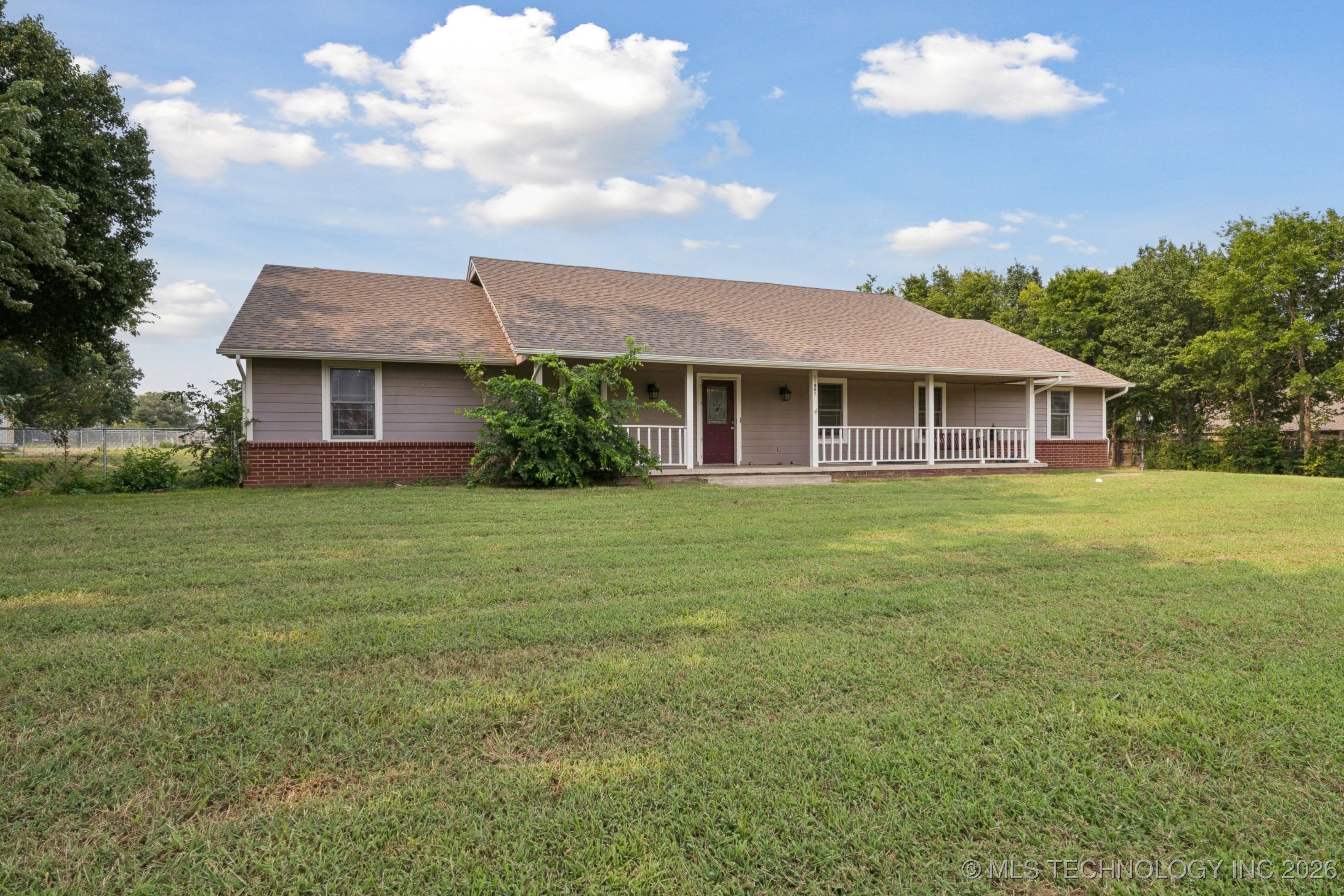 11901 Laurel Lane Property Photo 4