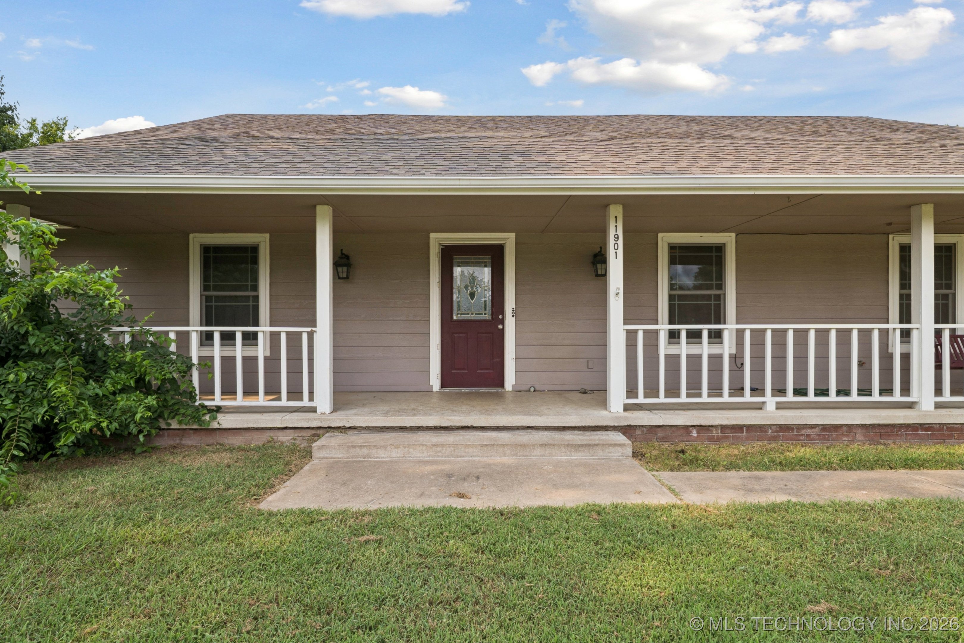 11901 Laurel Lane Property Photo 5