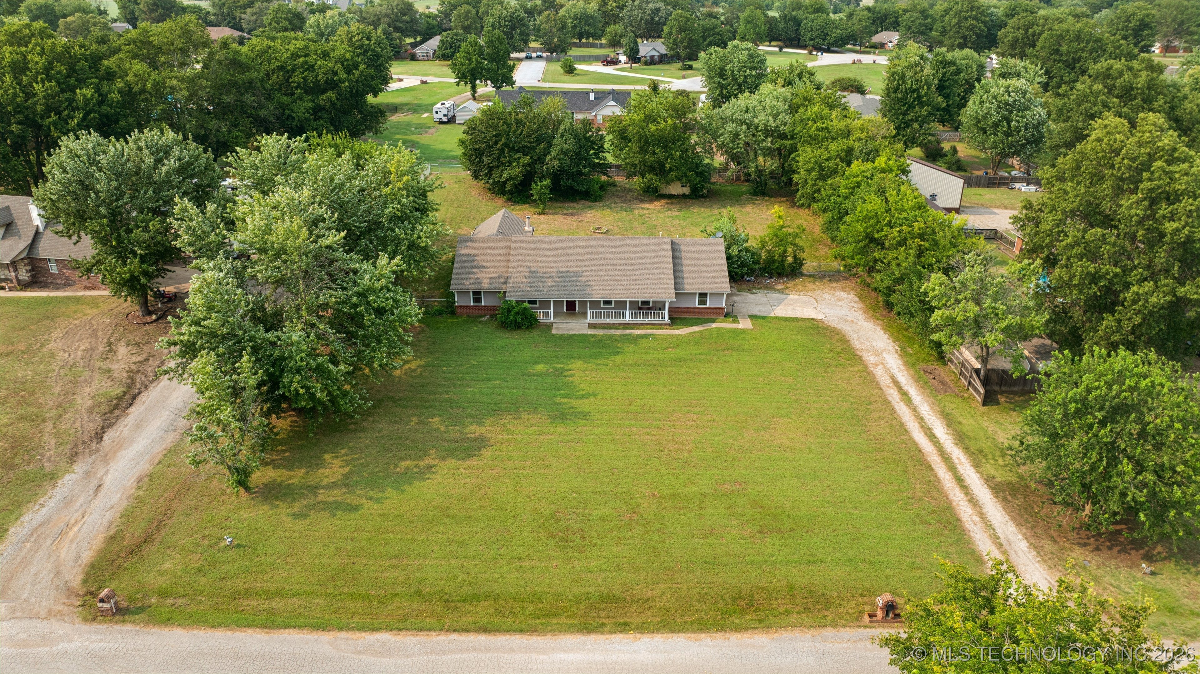 11901 Laurel Lane Property Photo 6