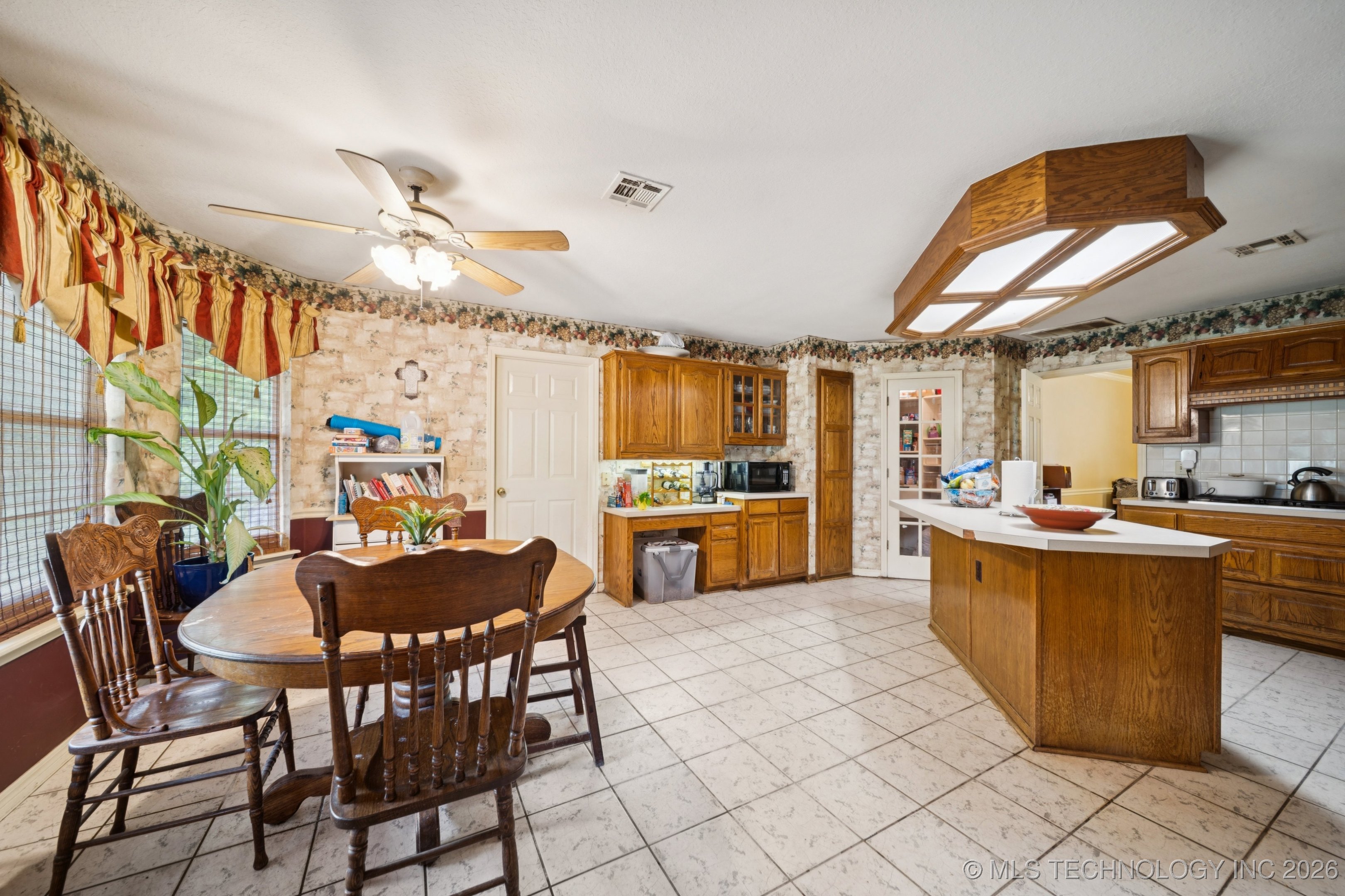 11901 Laurel Lane Property Photo 13