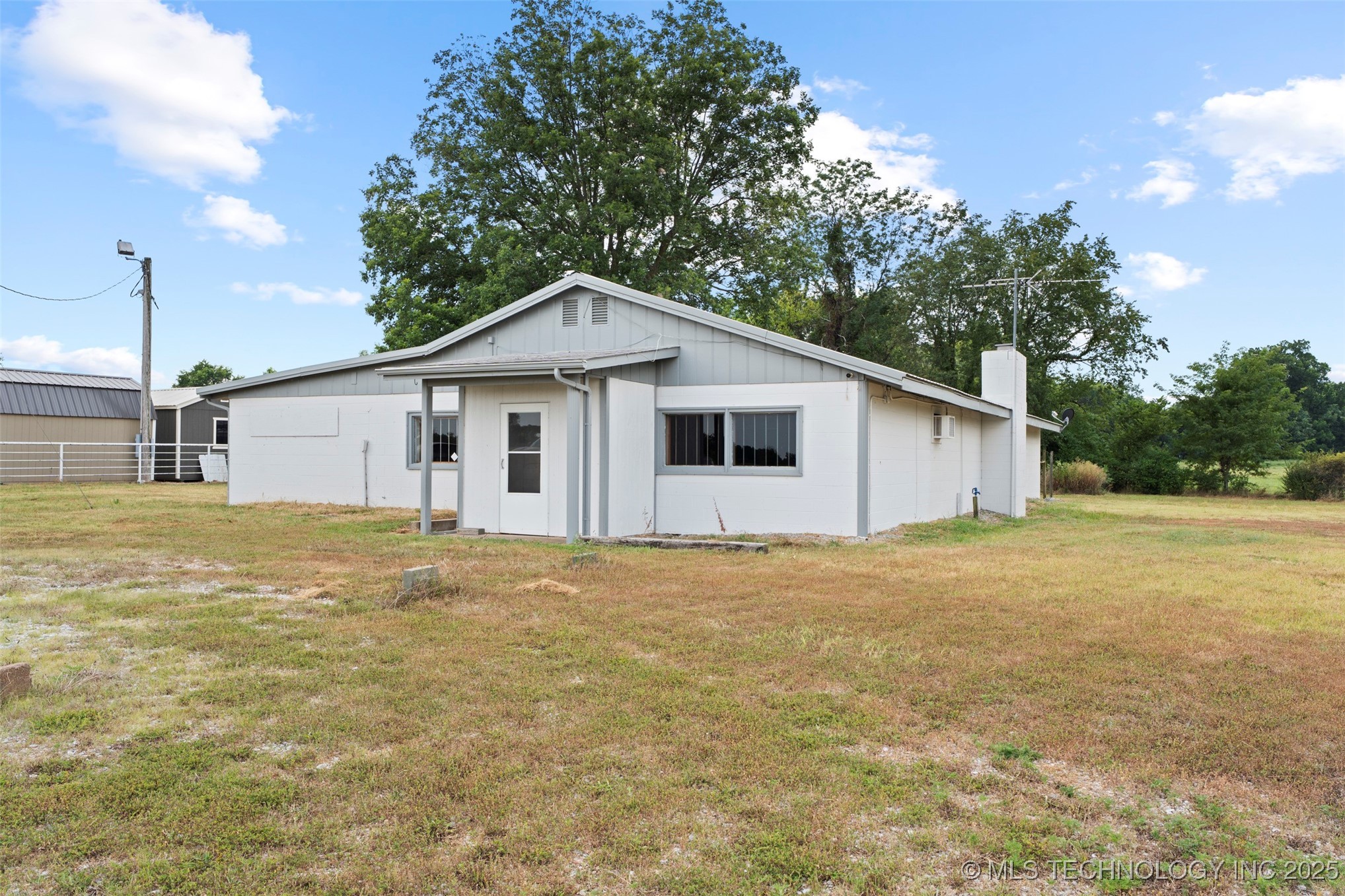 26601 S 655 Road Property Photo 1