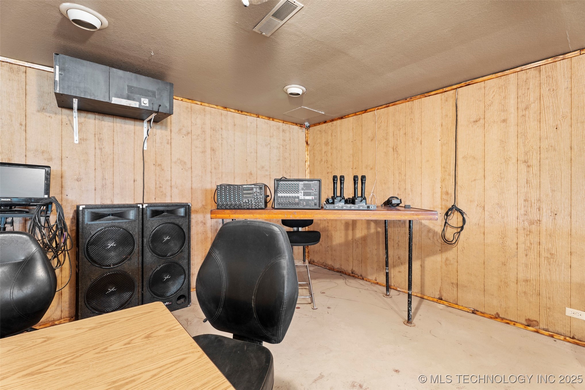 26601 S 655 Road Property Photo 8