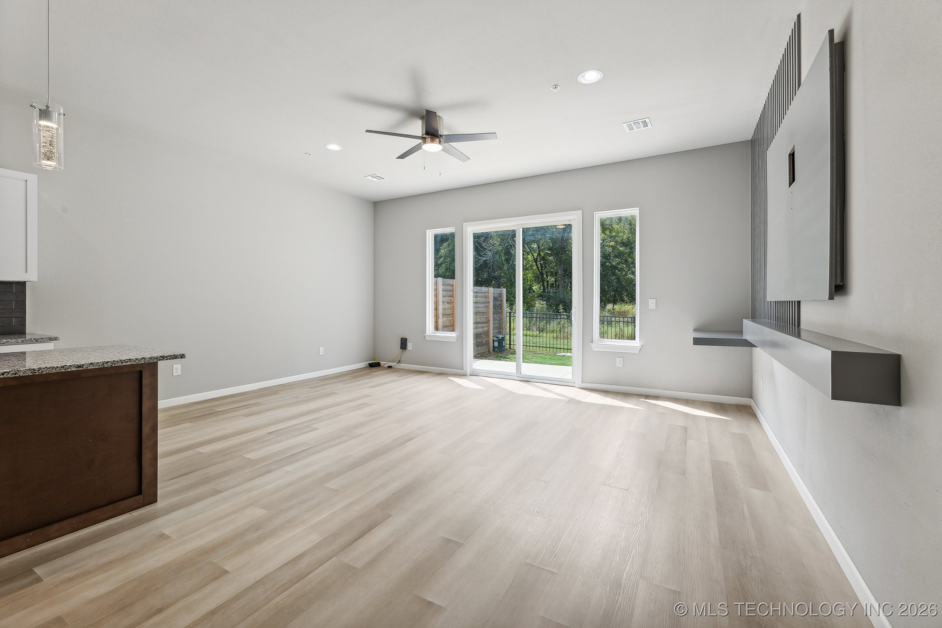 3408 Redbud Lane Property Photo 6