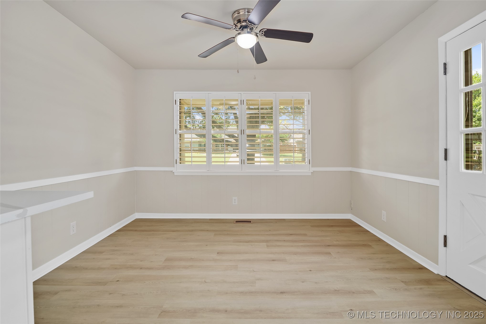 6119 S Hudson Place Property Photo 12