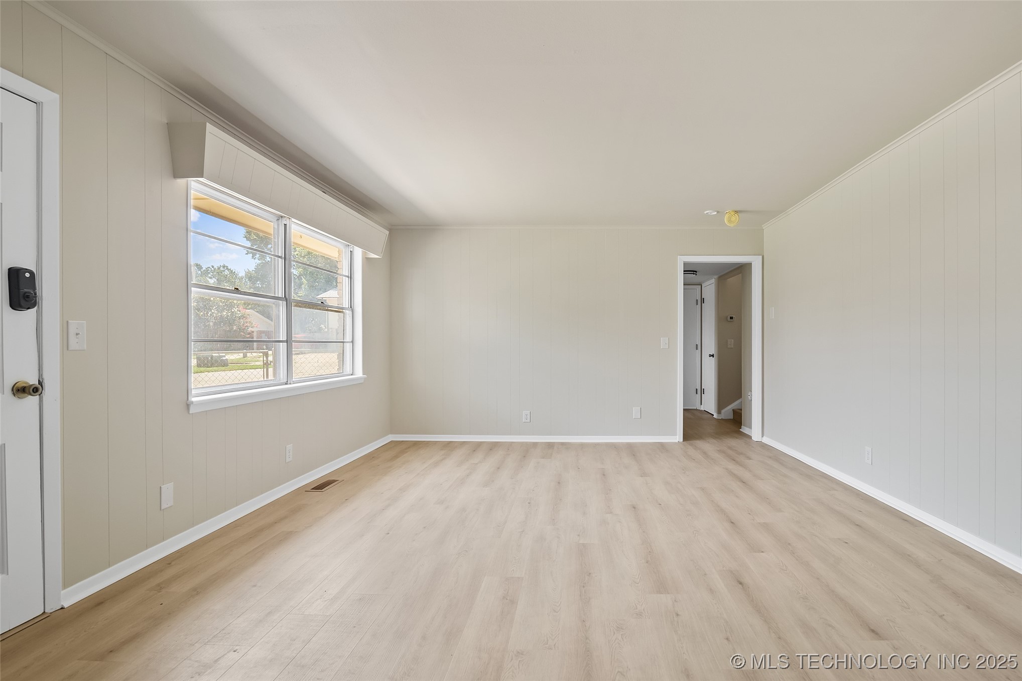 6119 S Hudson Place Property Photo 14