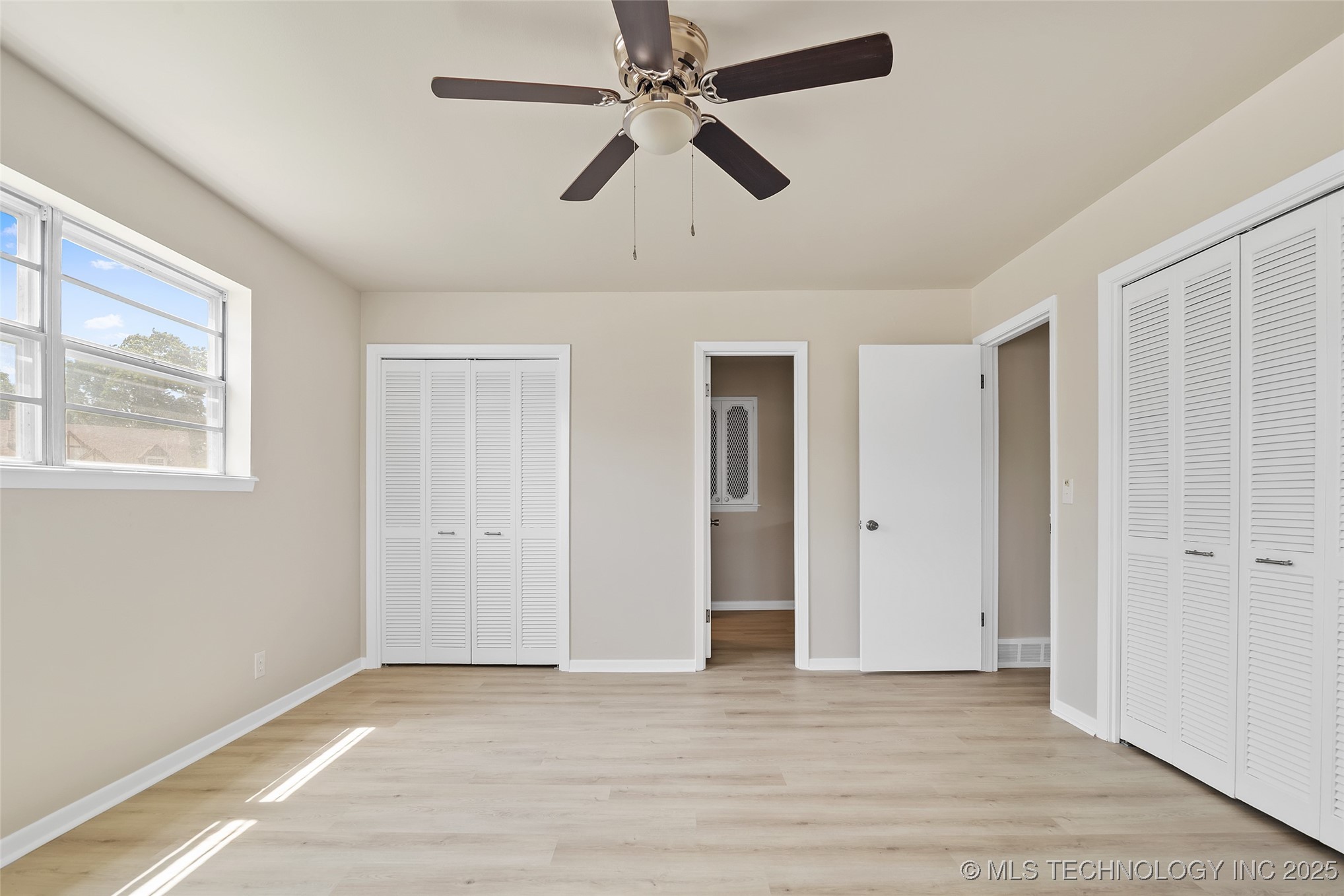 6119 S Hudson Place Property Photo 26