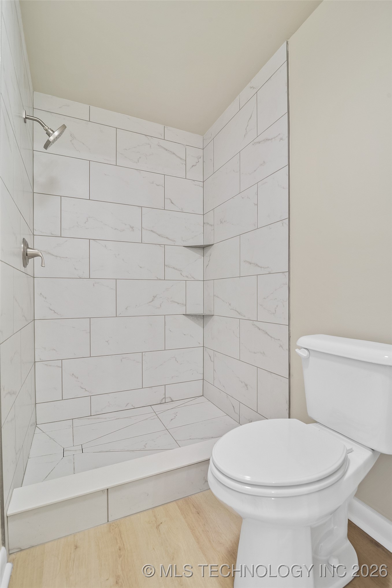 6119 S Hudson Place Property Photo 29