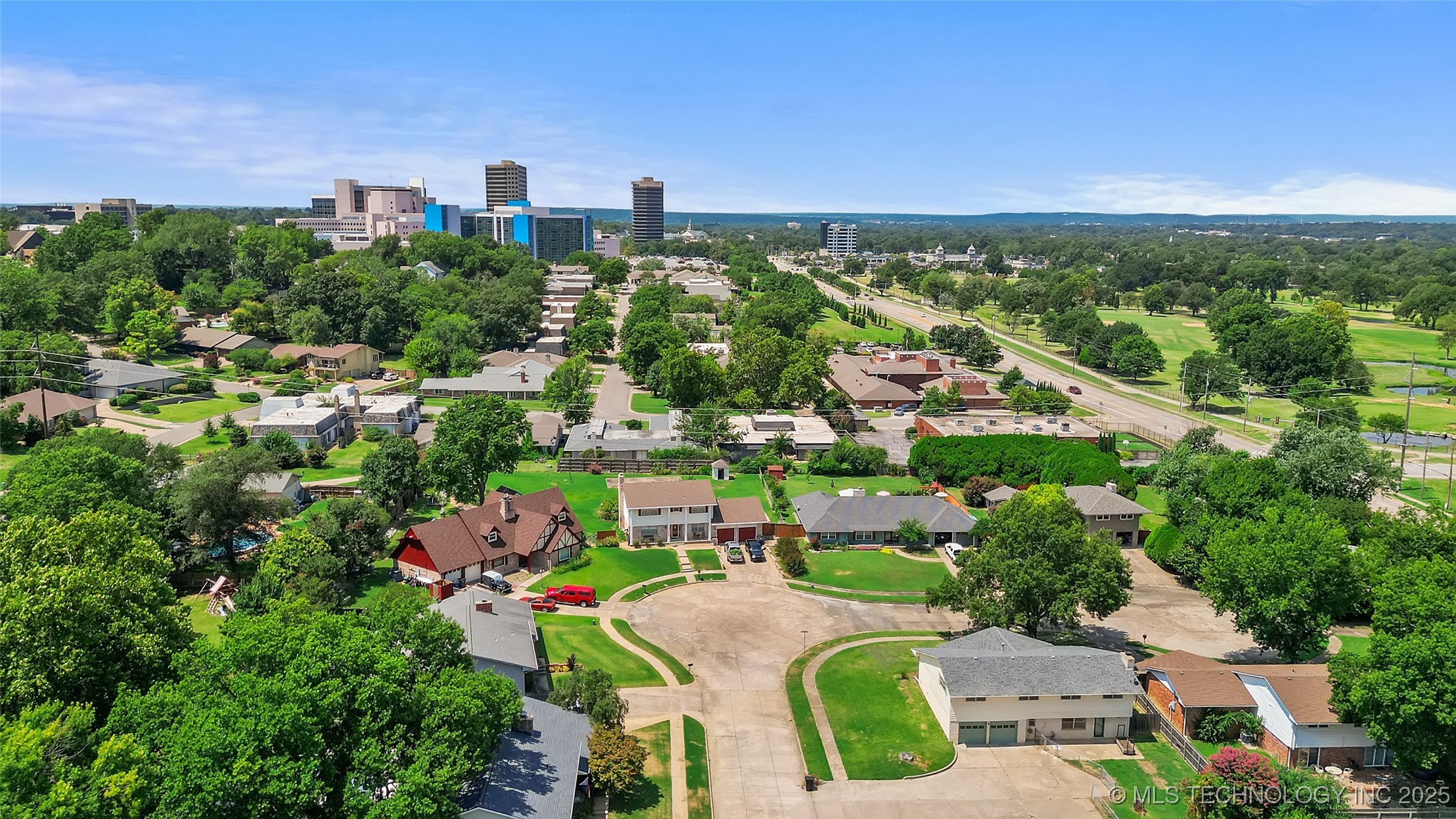 6119 S Hudson Place Property Photo 34