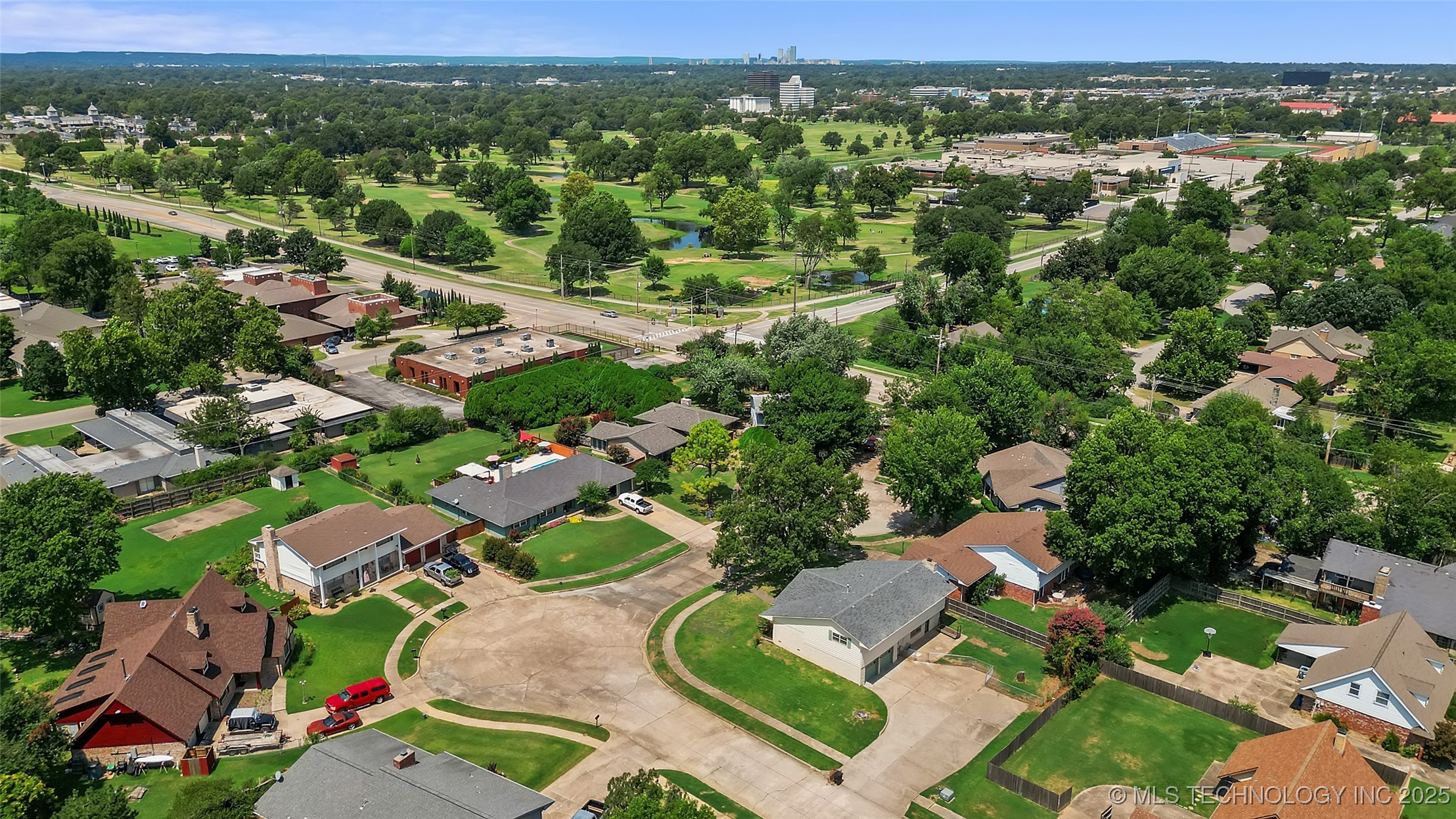 6119 S Hudson Place Property Photo 35