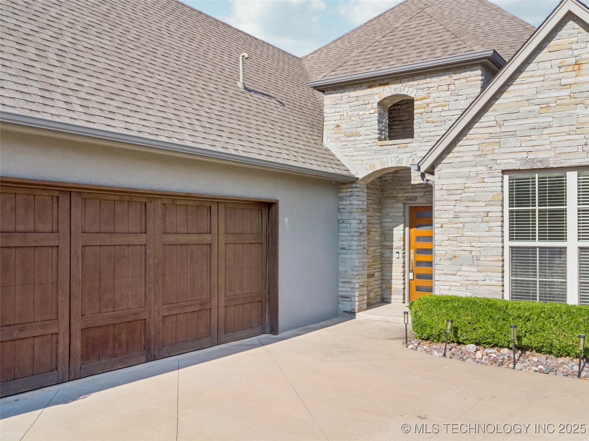 11427 S Ash Street Property Photo 1