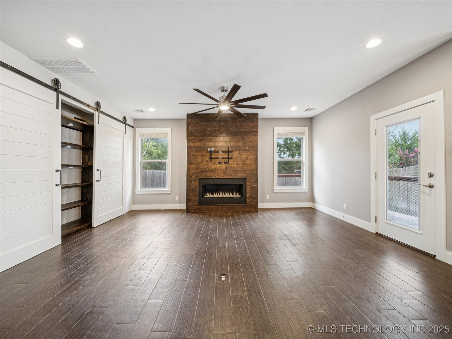 11427 S Ash Street Property Photo 14