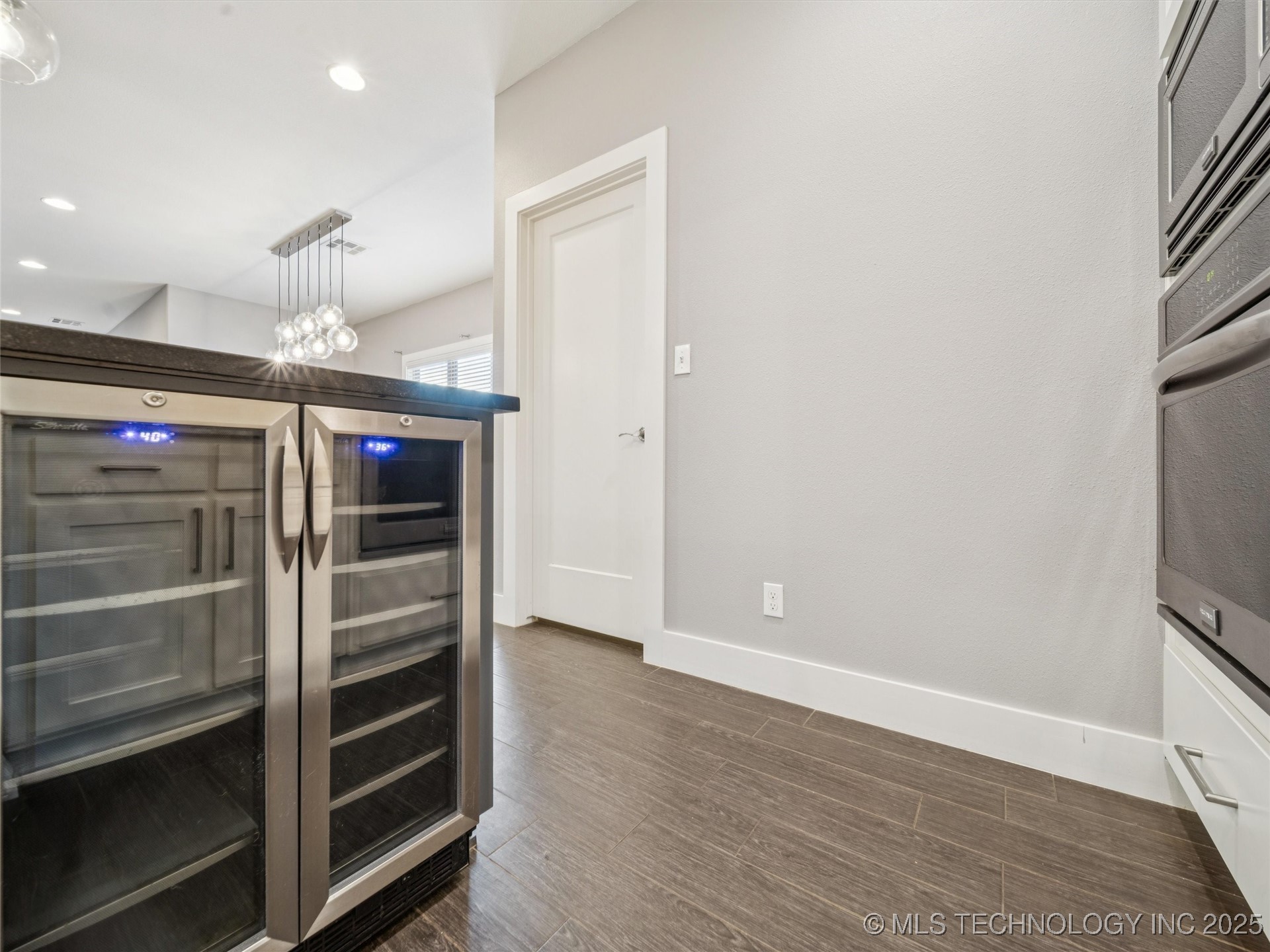 11427 S Ash Street Property Photo 18