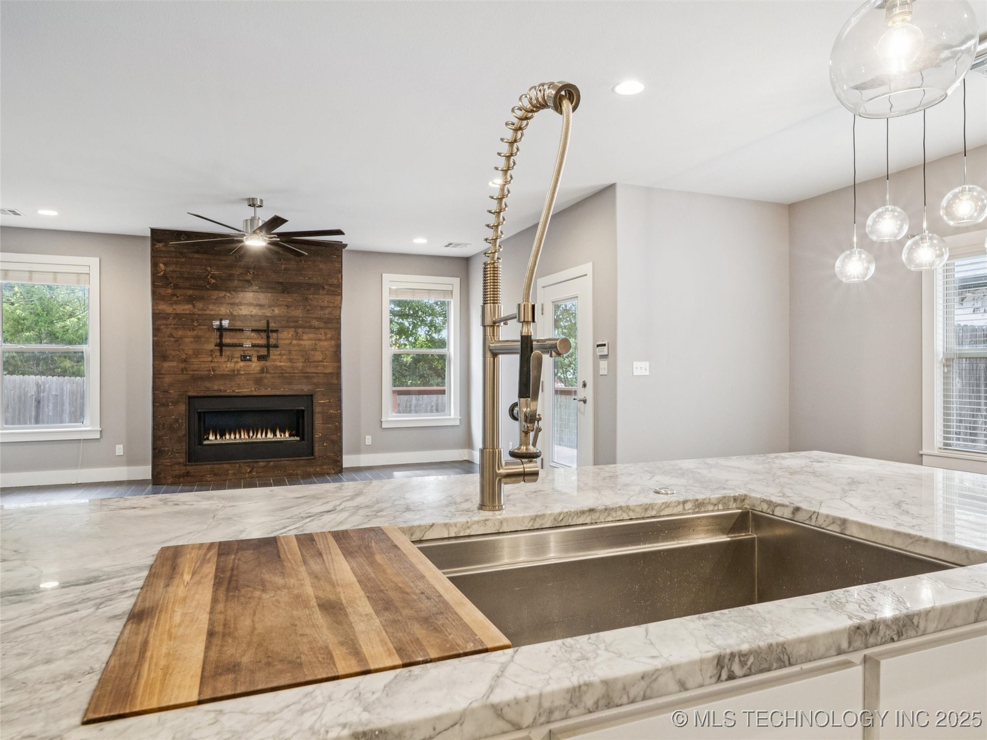 11427 S Ash Street Property Photo 21