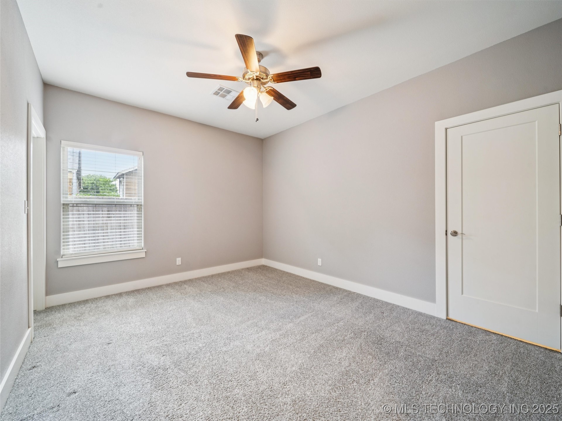 11427 S Ash Street Property Photo 23