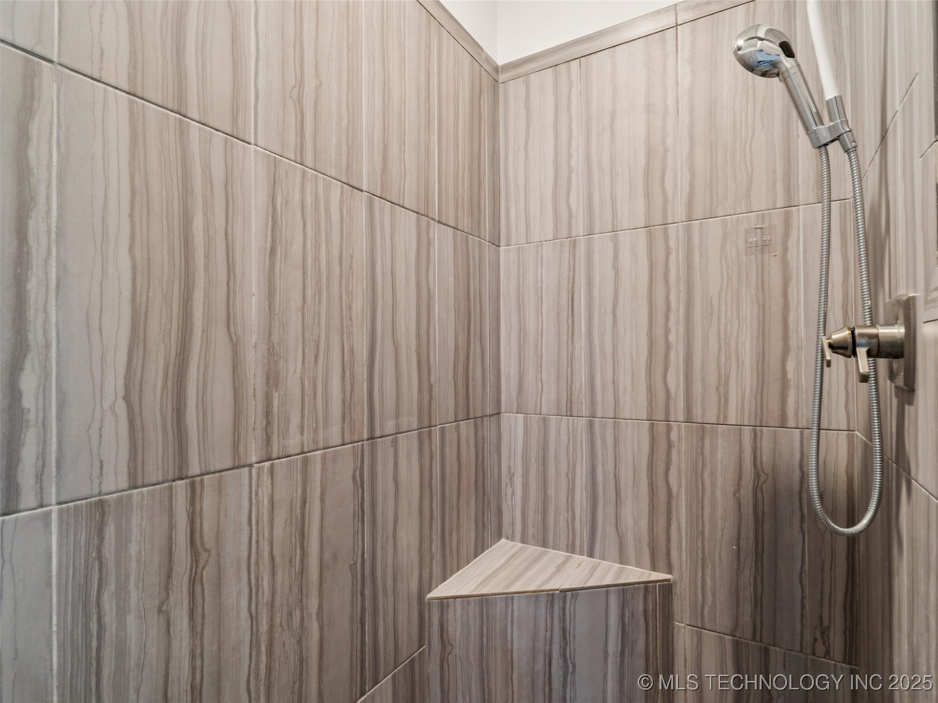 11427 S Ash Street Property Photo 33