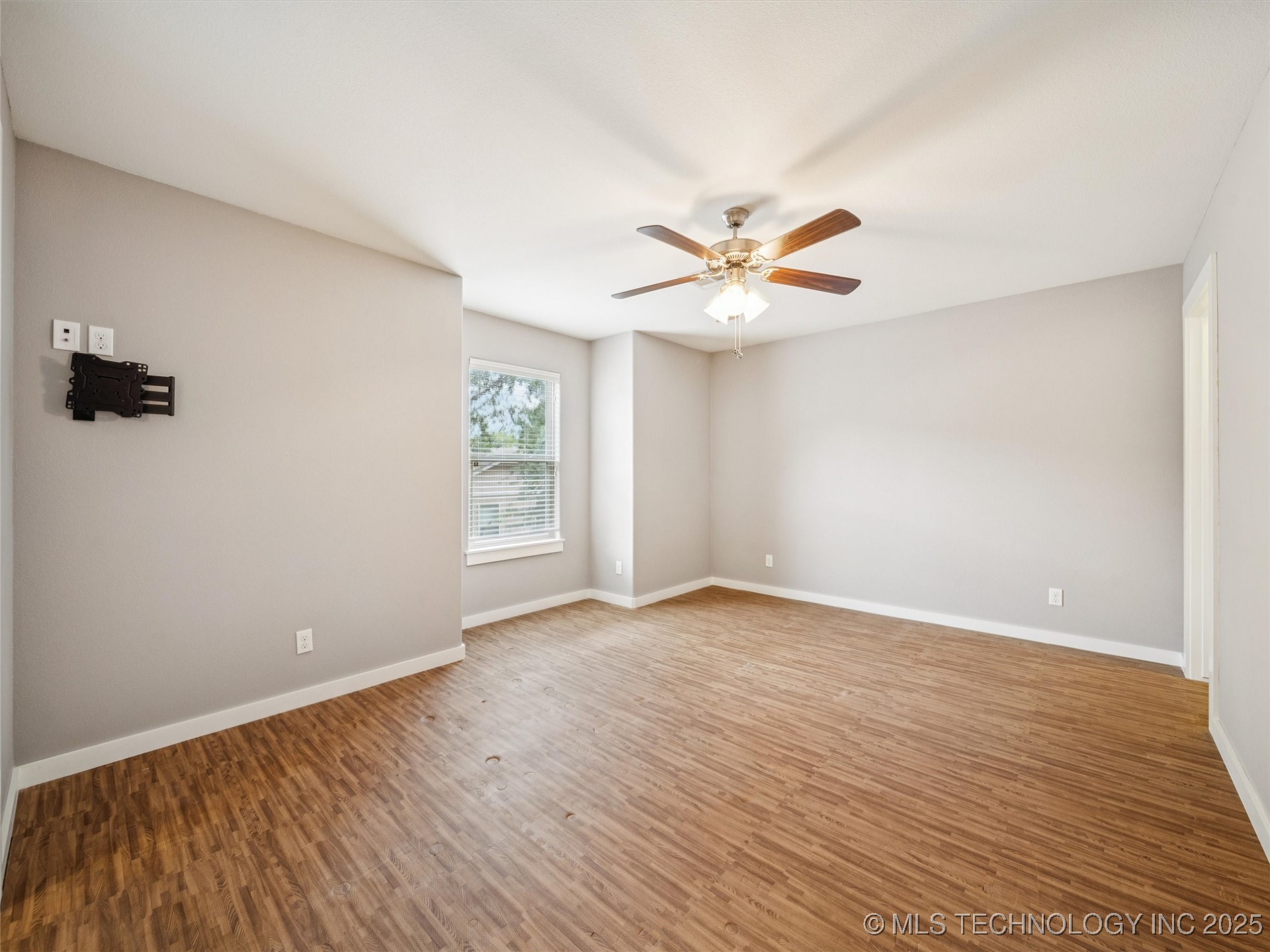 11427 S Ash Street Property Photo 37