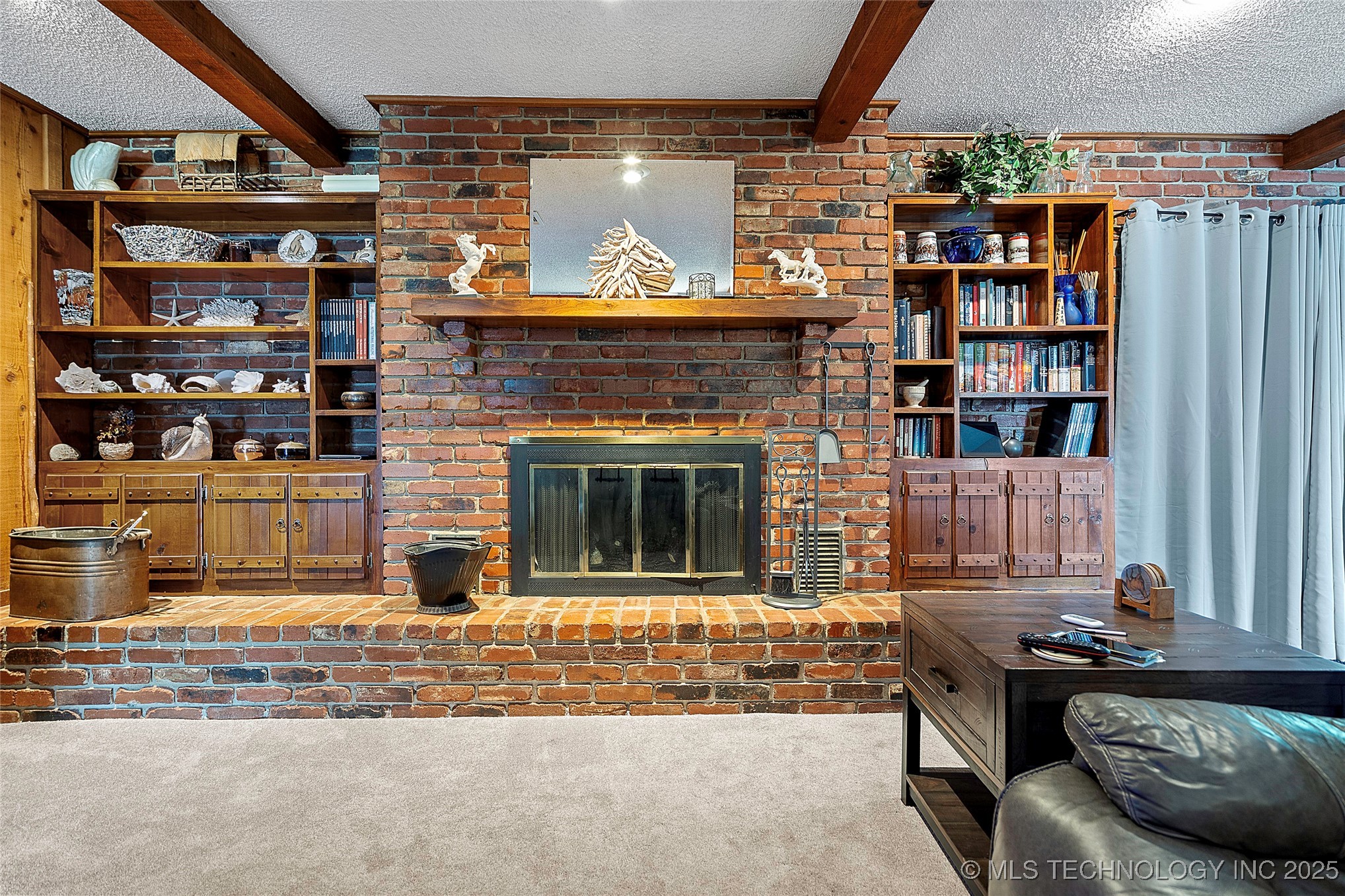 656 Evergreen Street Property Photo 6