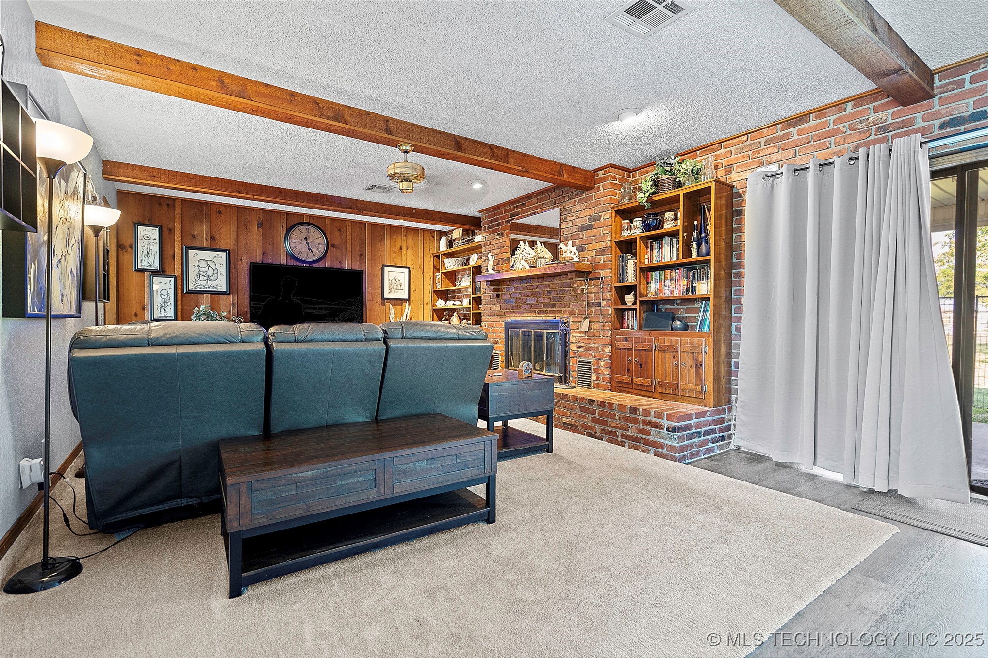 656 Evergreen Street Property Photo 8