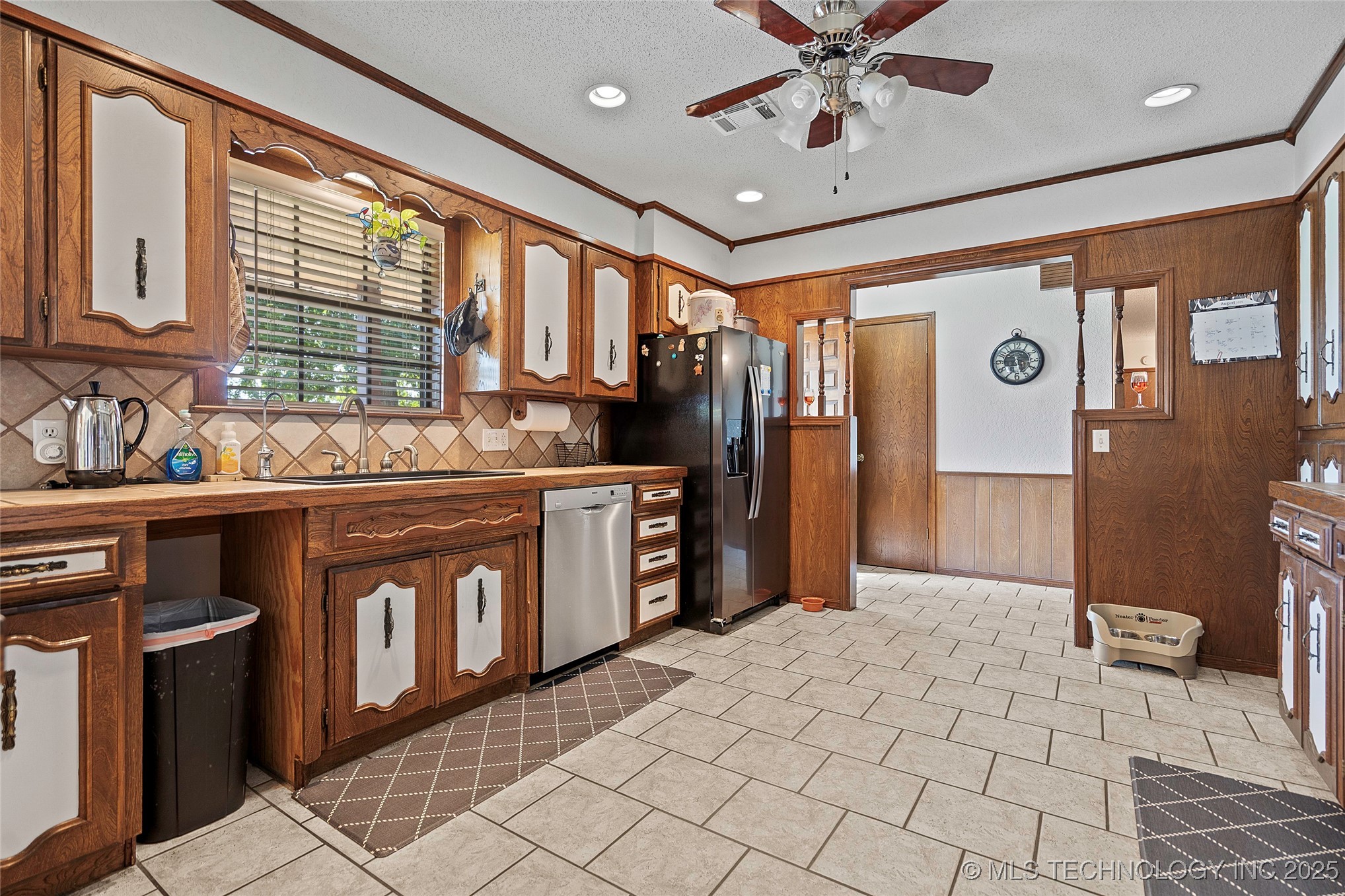 656 Evergreen Street Property Photo 11