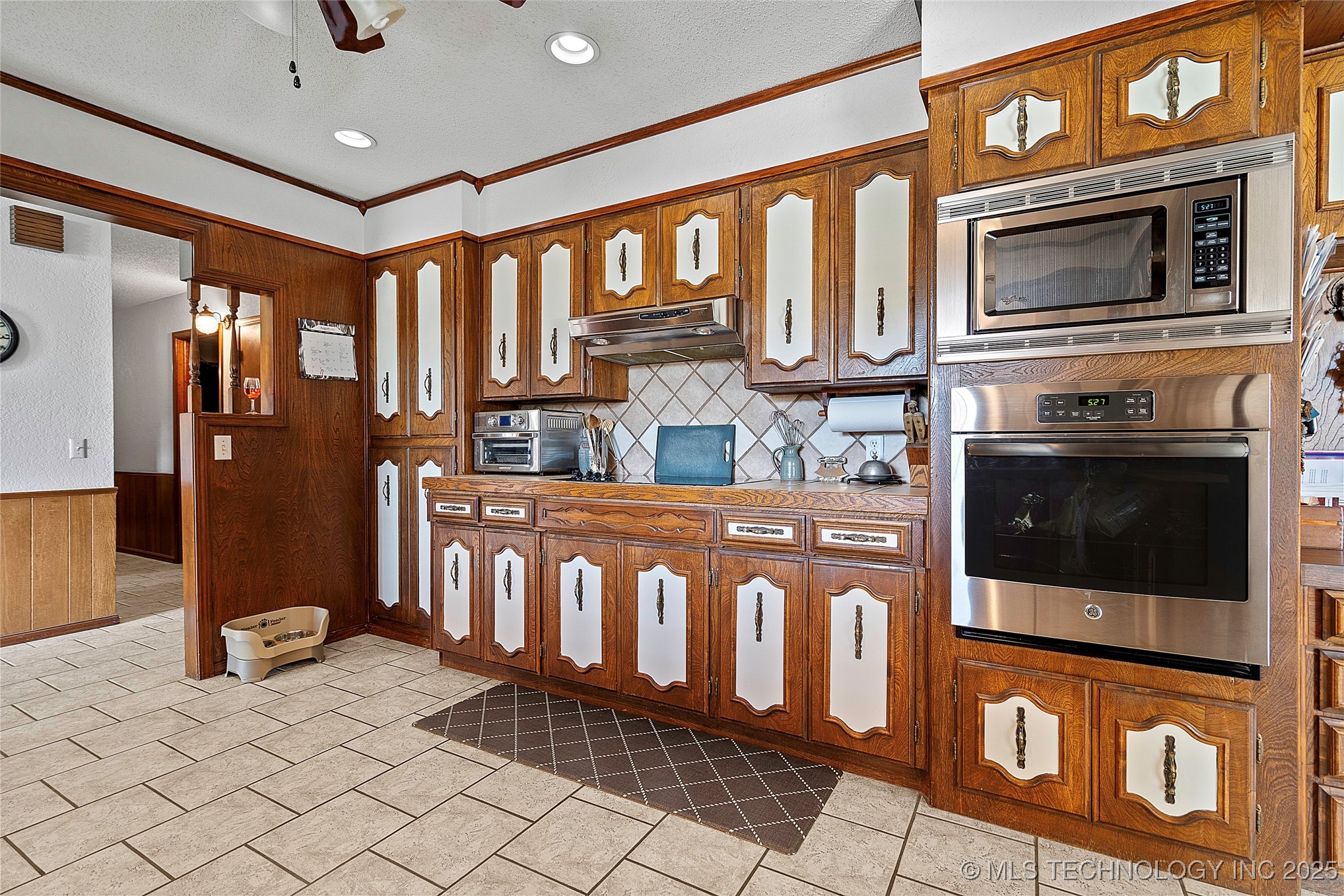 656 Evergreen Street Property Photo 12