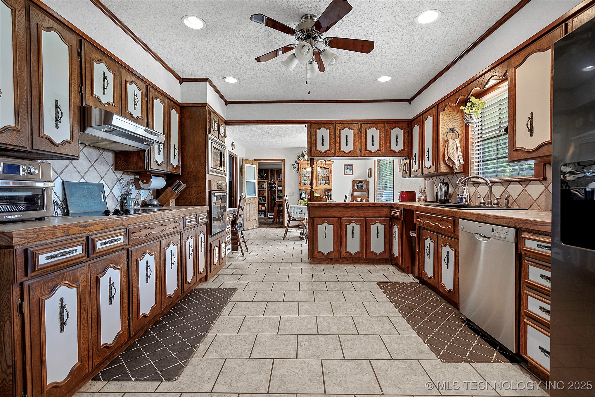 656 Evergreen Street Property Photo 13