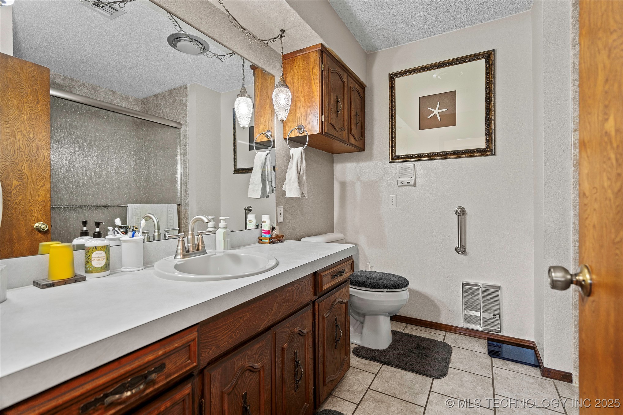 656 Evergreen Street Property Photo 23