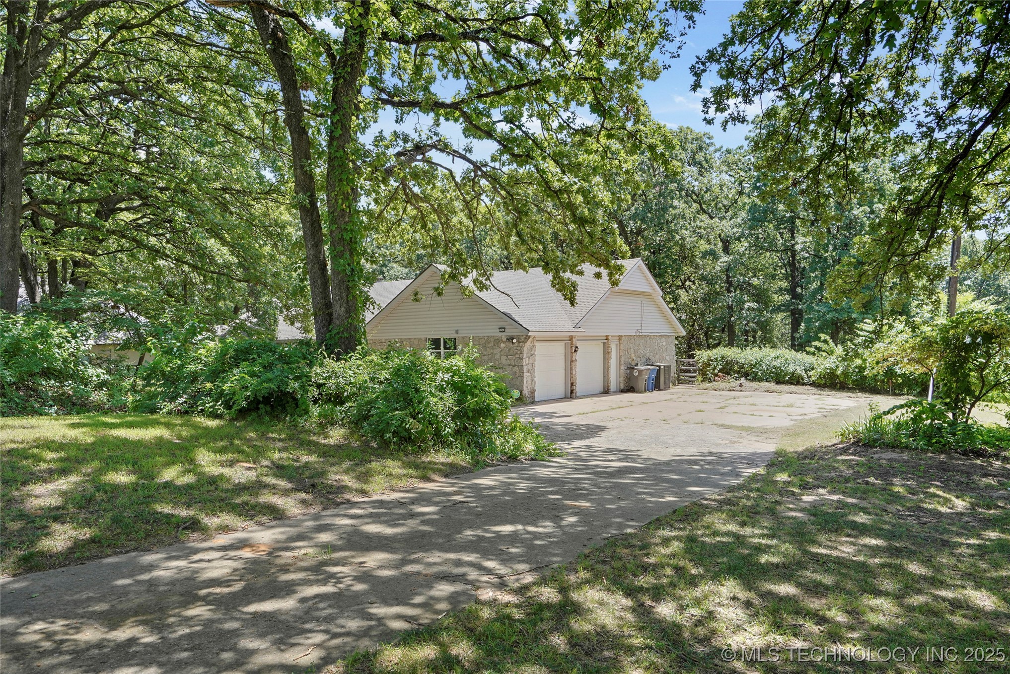 3740 E 104th Street Property Photo 3