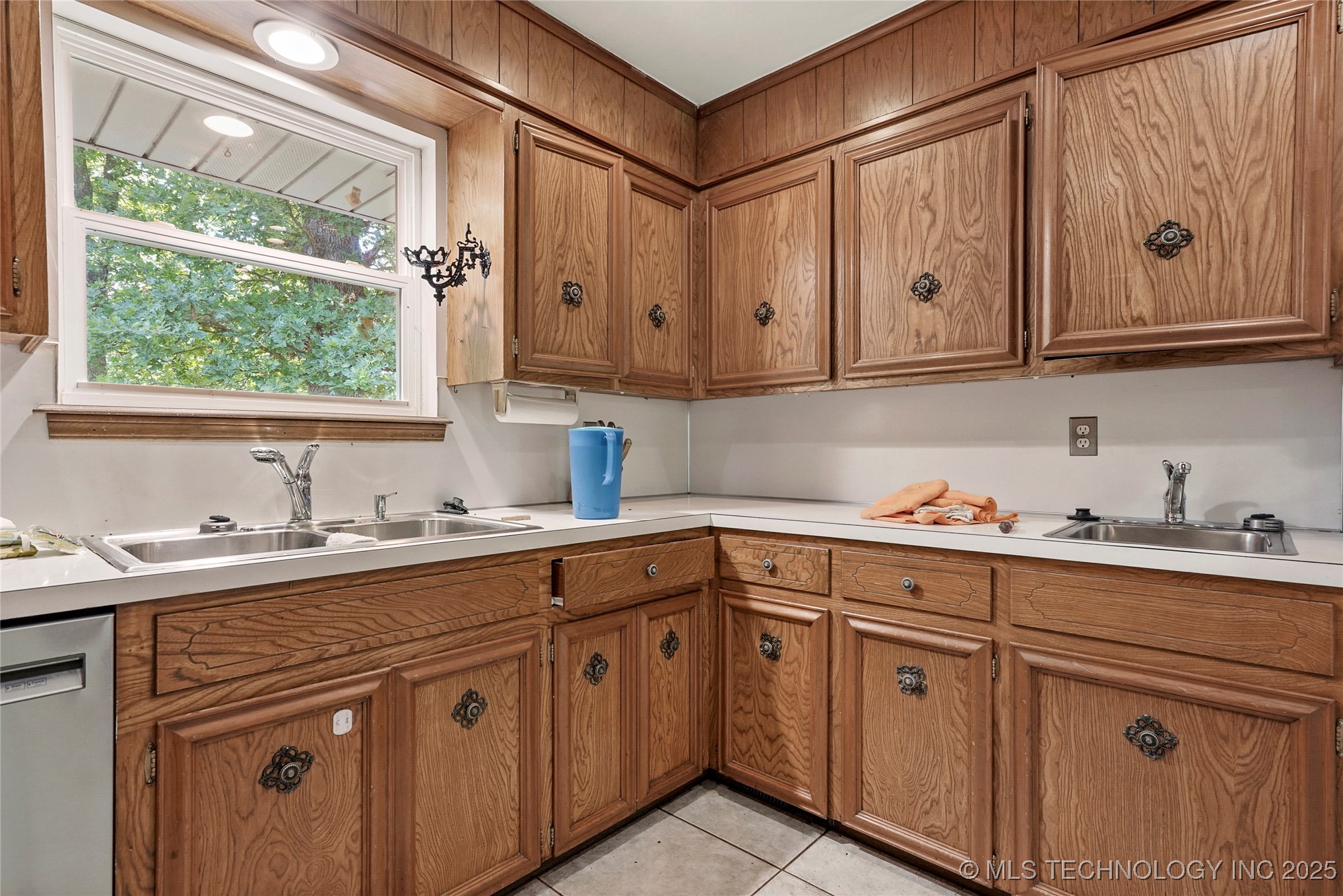 3740 E 104th Street Property Photo 13