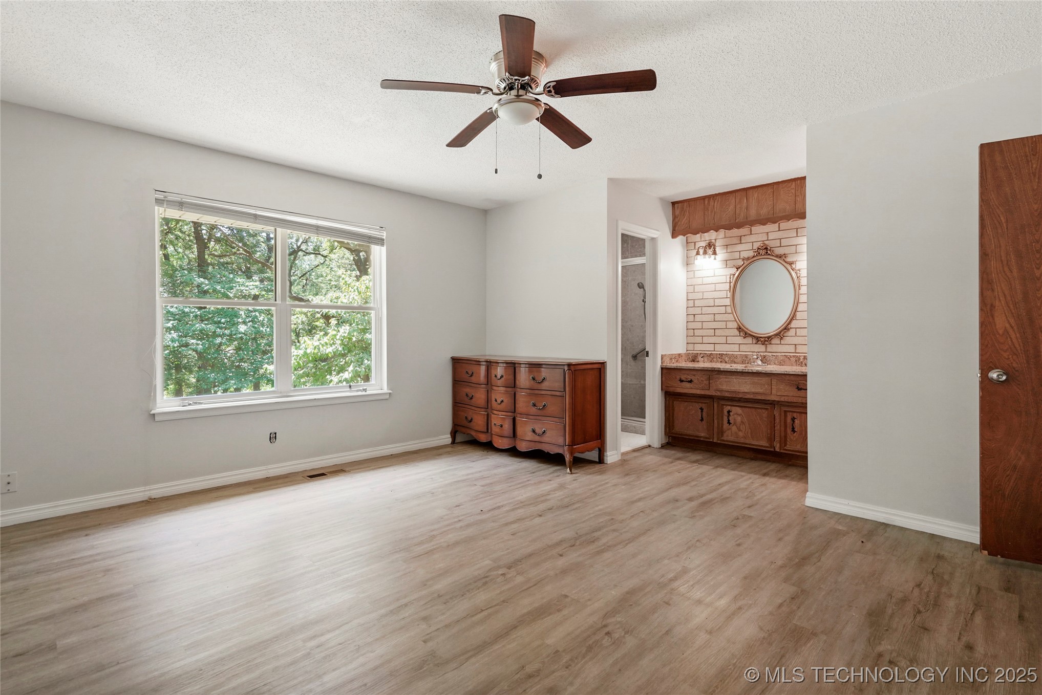 3740 E 104th Street Property Photo 17