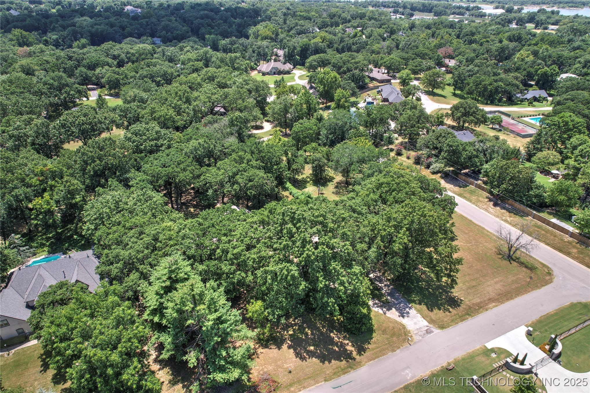 3740 E 104th Street Property Photo 43