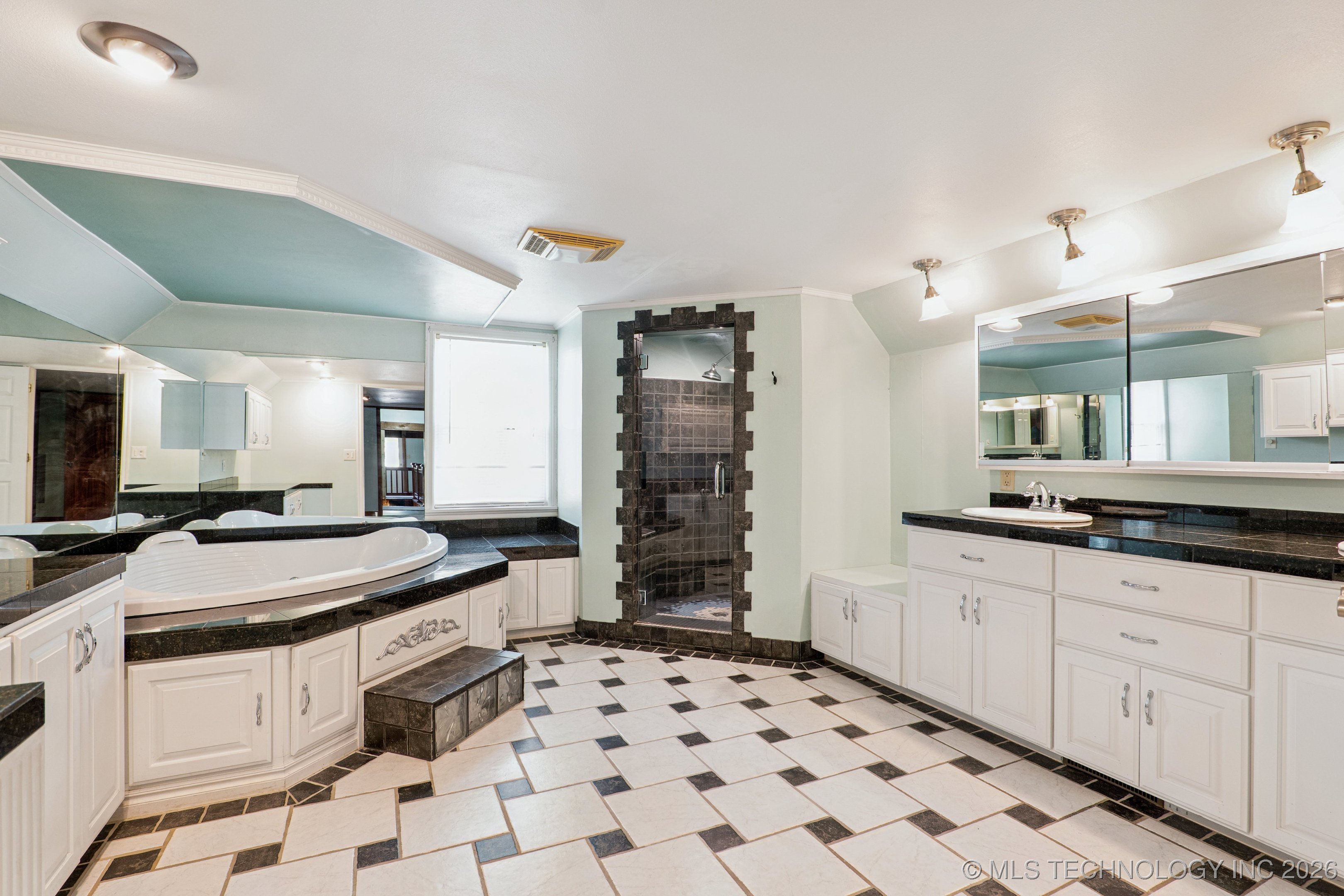 509 W 5th Street Property Photo 36