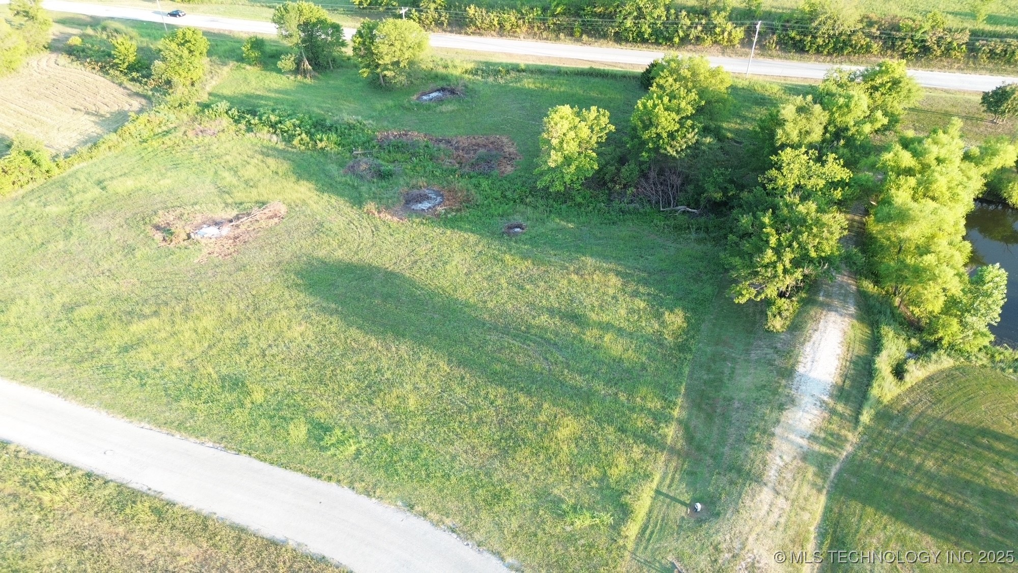 24 N 3985 Road Property Photo 2