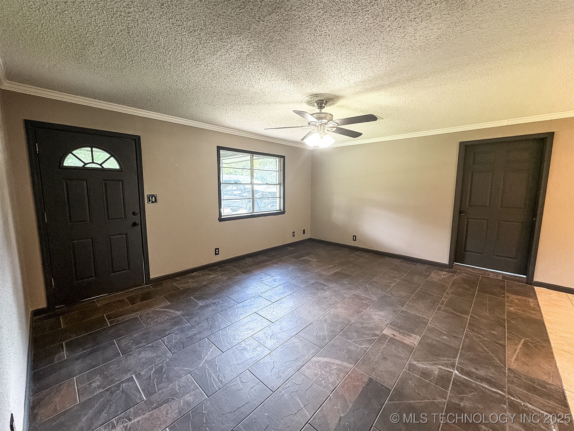 86 Wisteria Property Photo 7