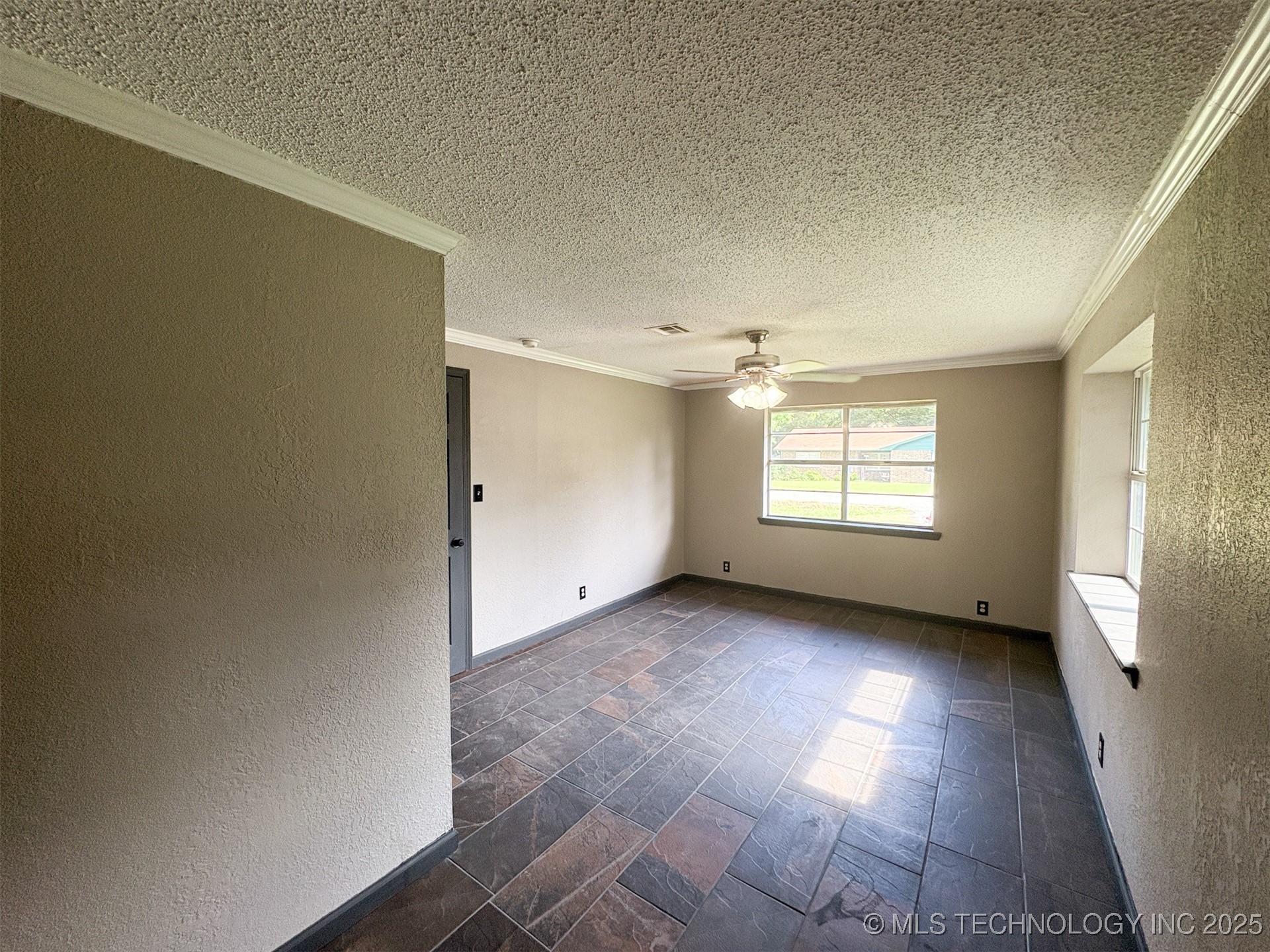 86 Wisteria Property Photo 13