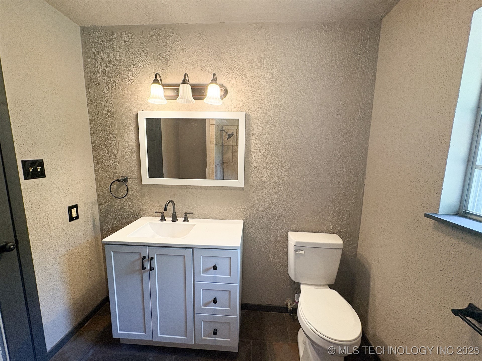 86 Wisteria Property Photo 23