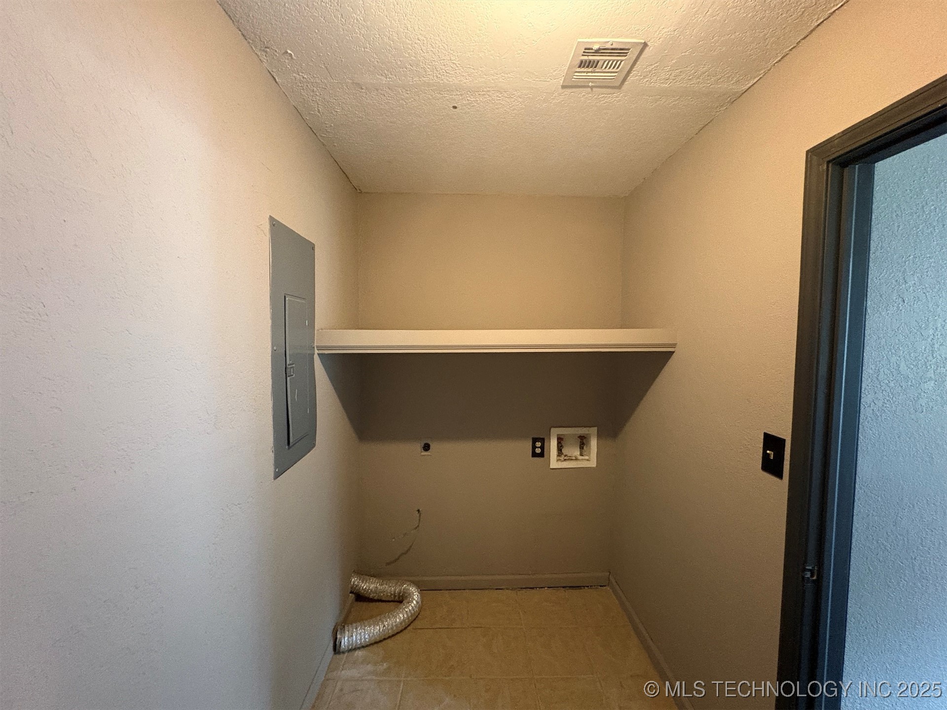 86 Wisteria Property Photo 28