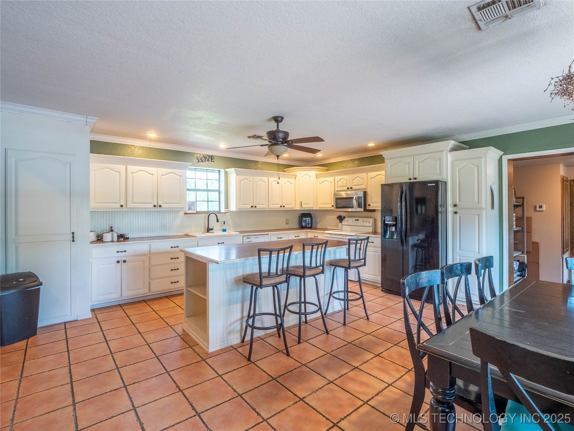 5330 Emery Property Photo 10