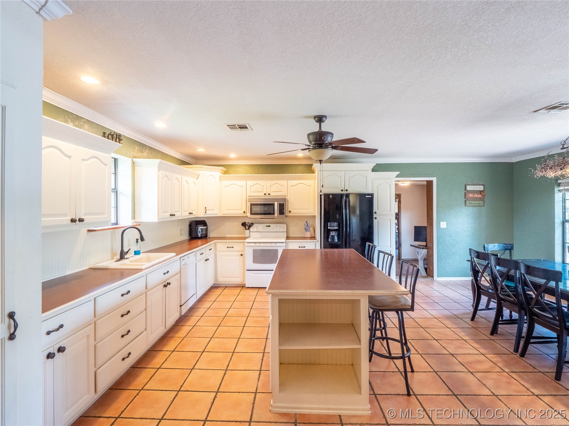 5330 Emery Property Photo 12