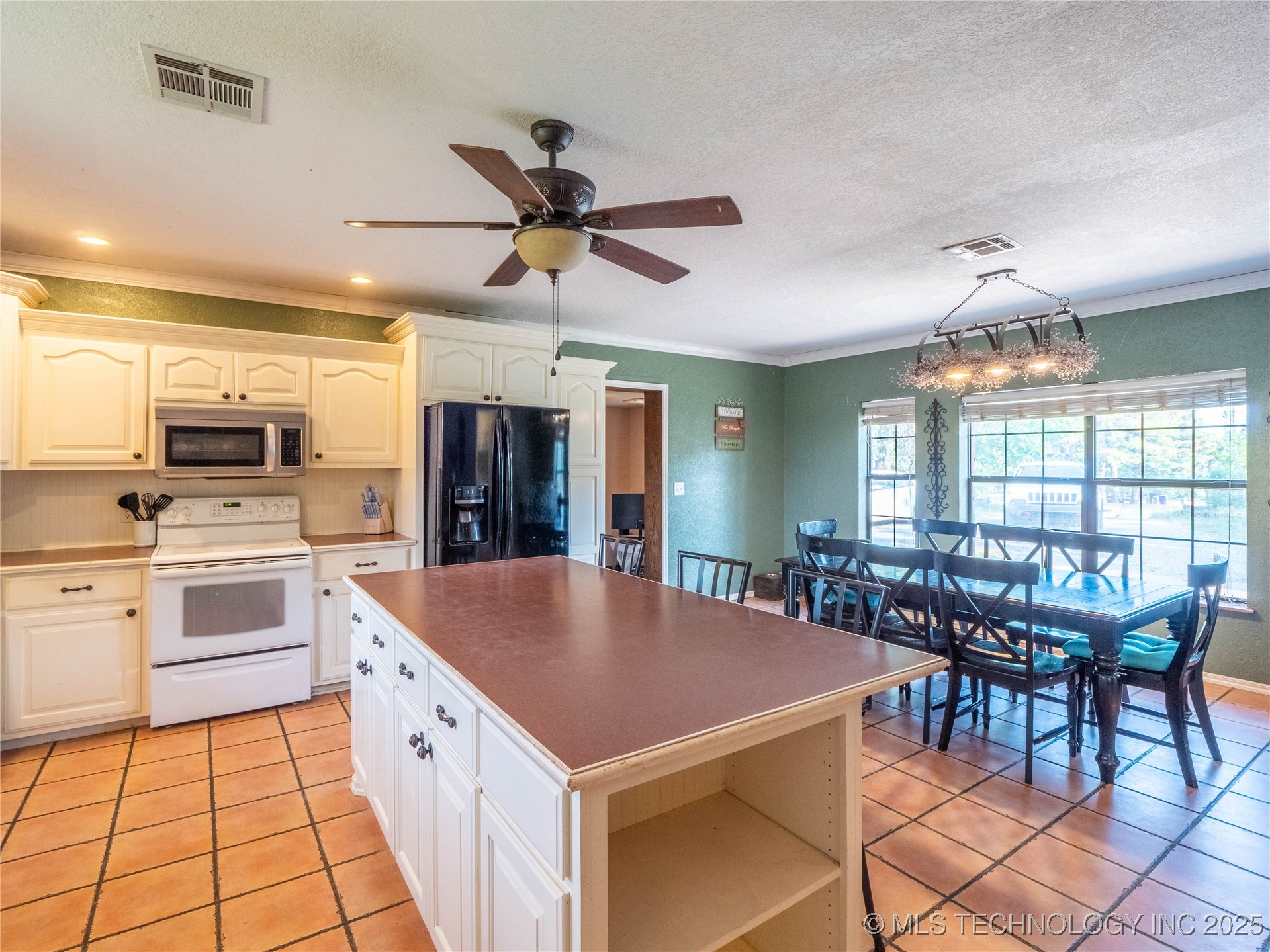 5330 Emery Property Photo 13