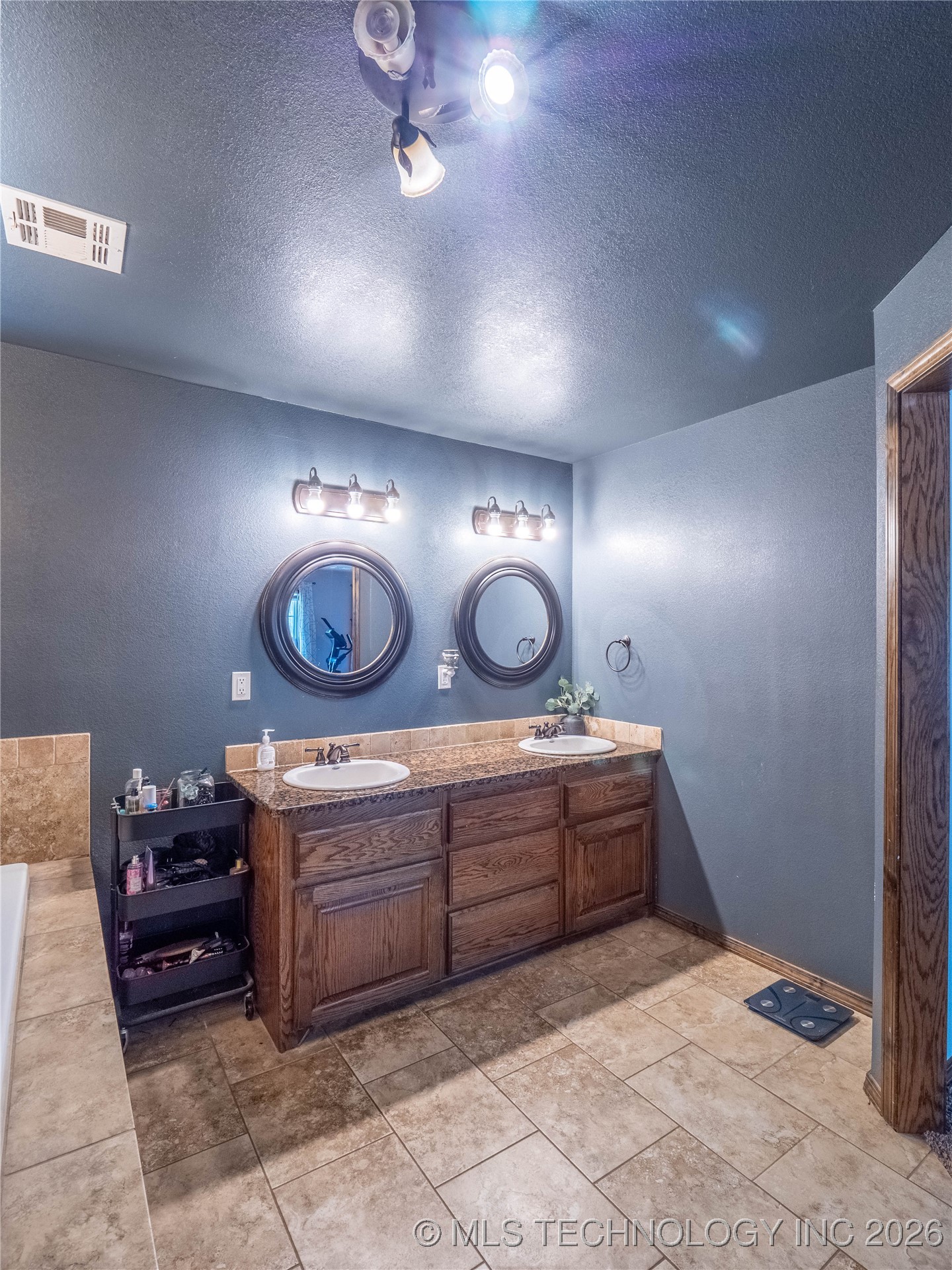 5330 Emery Property Photo 24