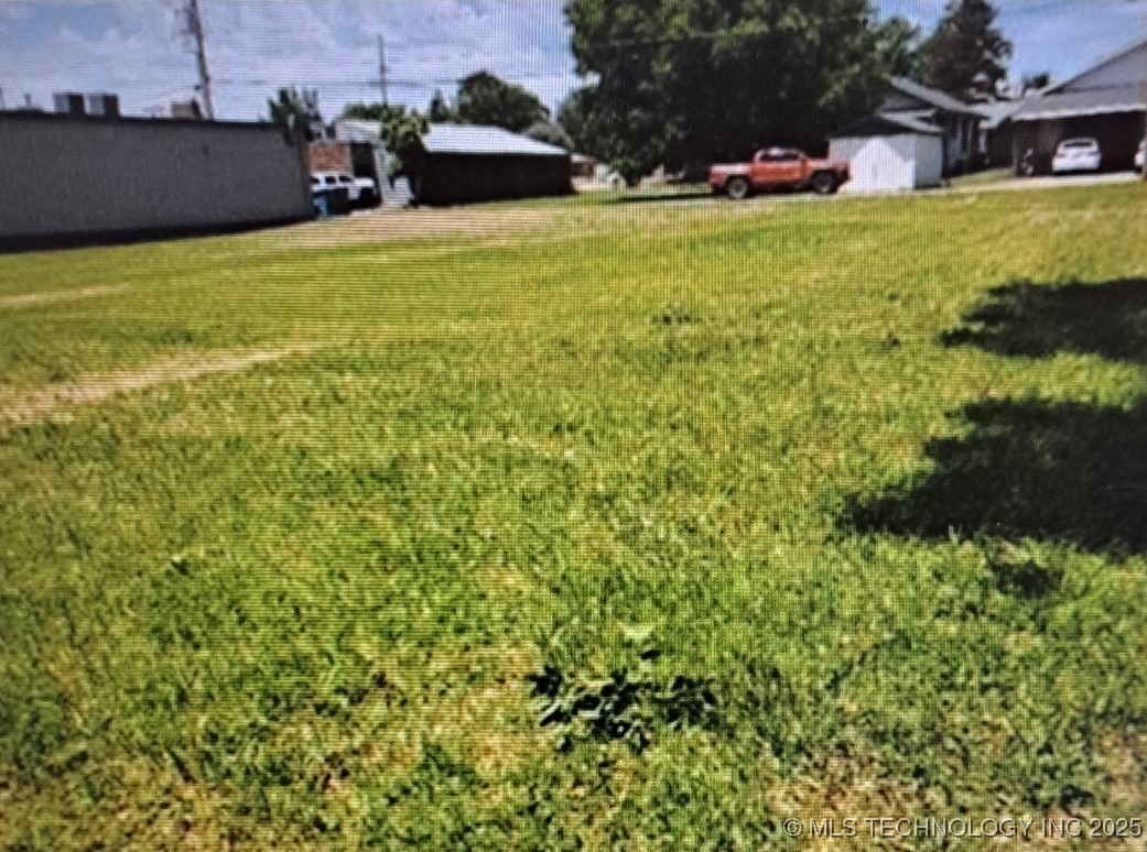 515 E Wyandotte Property Photo 1