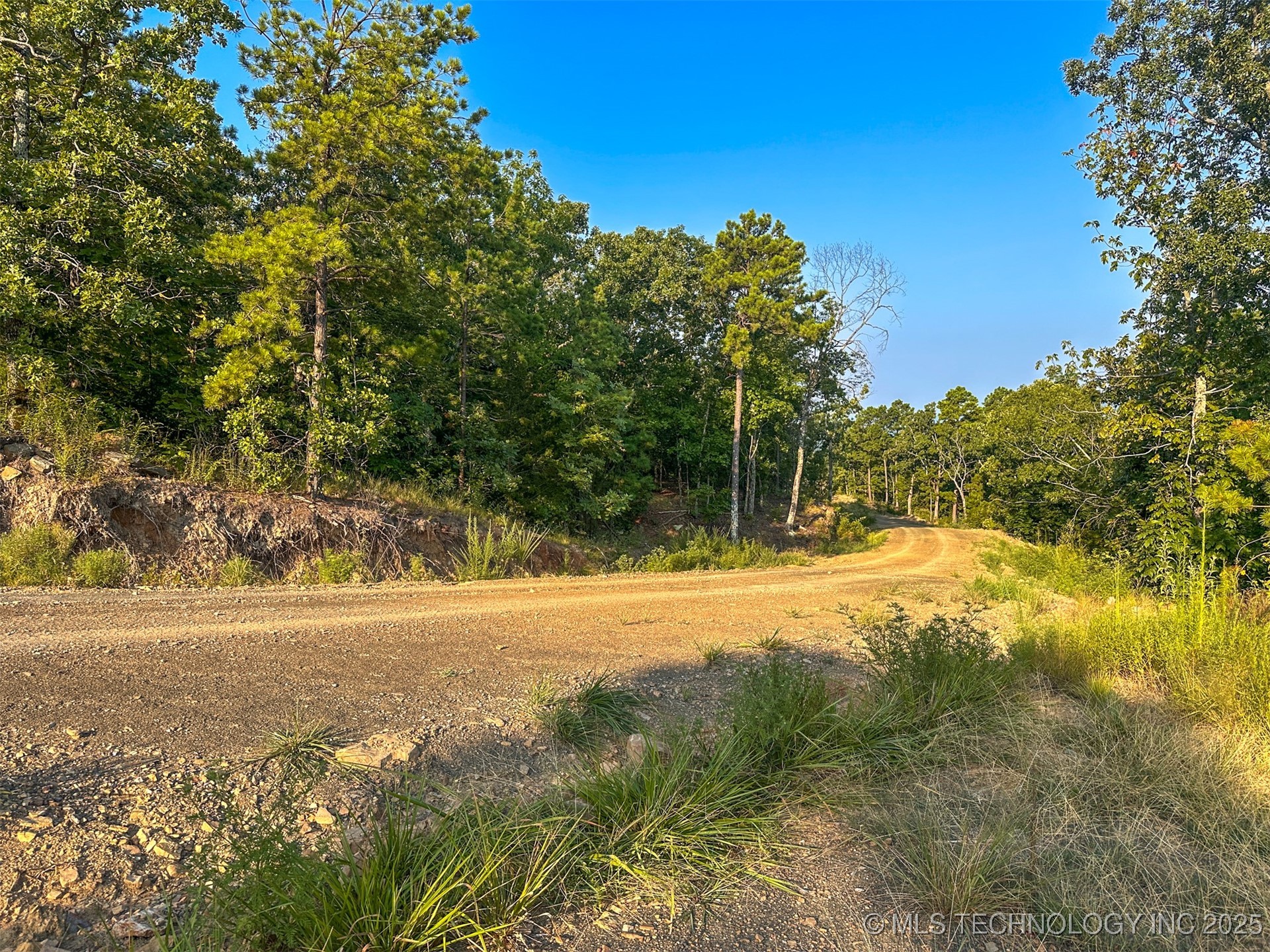 2 Moonshine Drive Property Photo 12