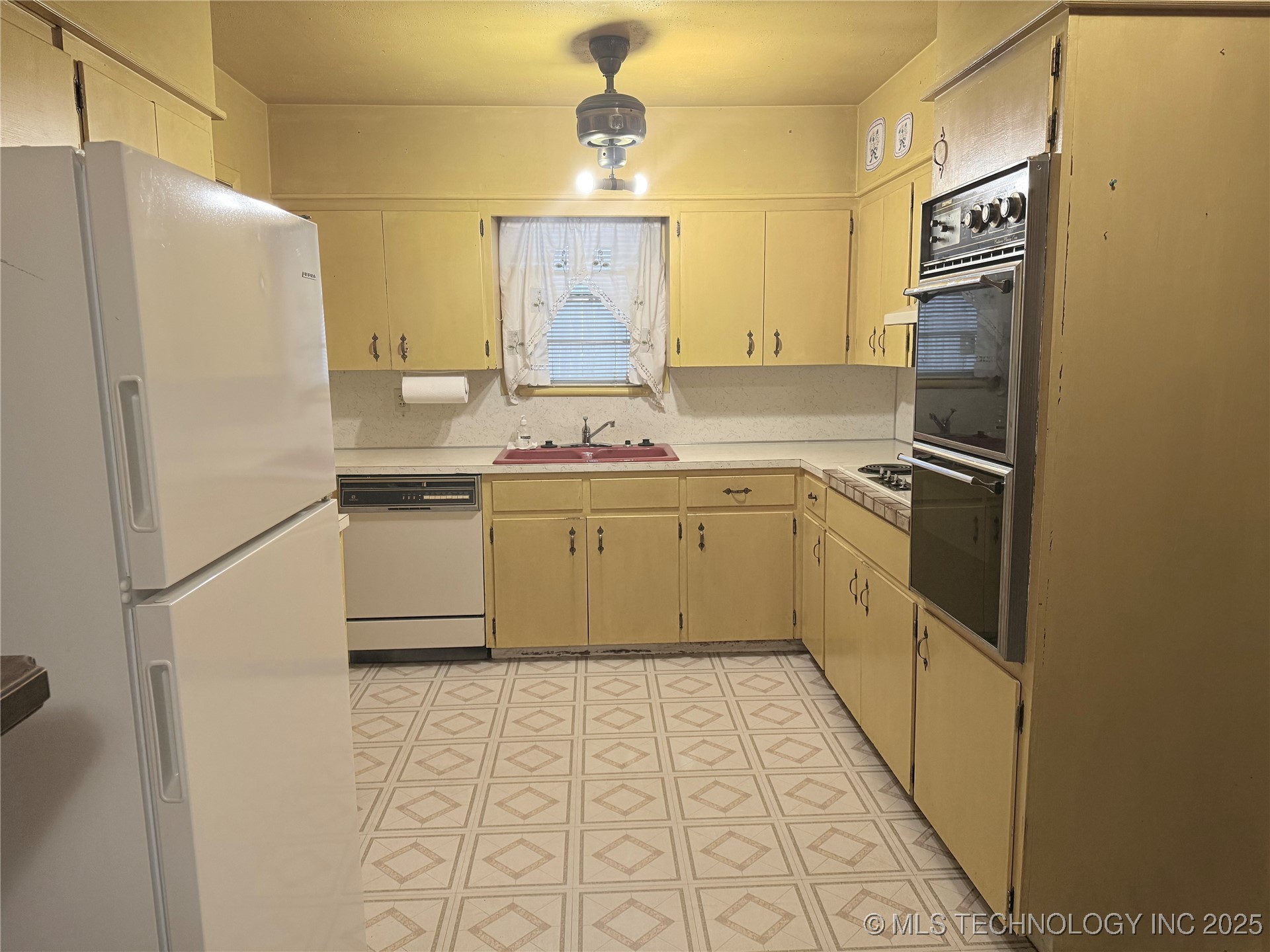 807 N C Avenue Property Photo 5