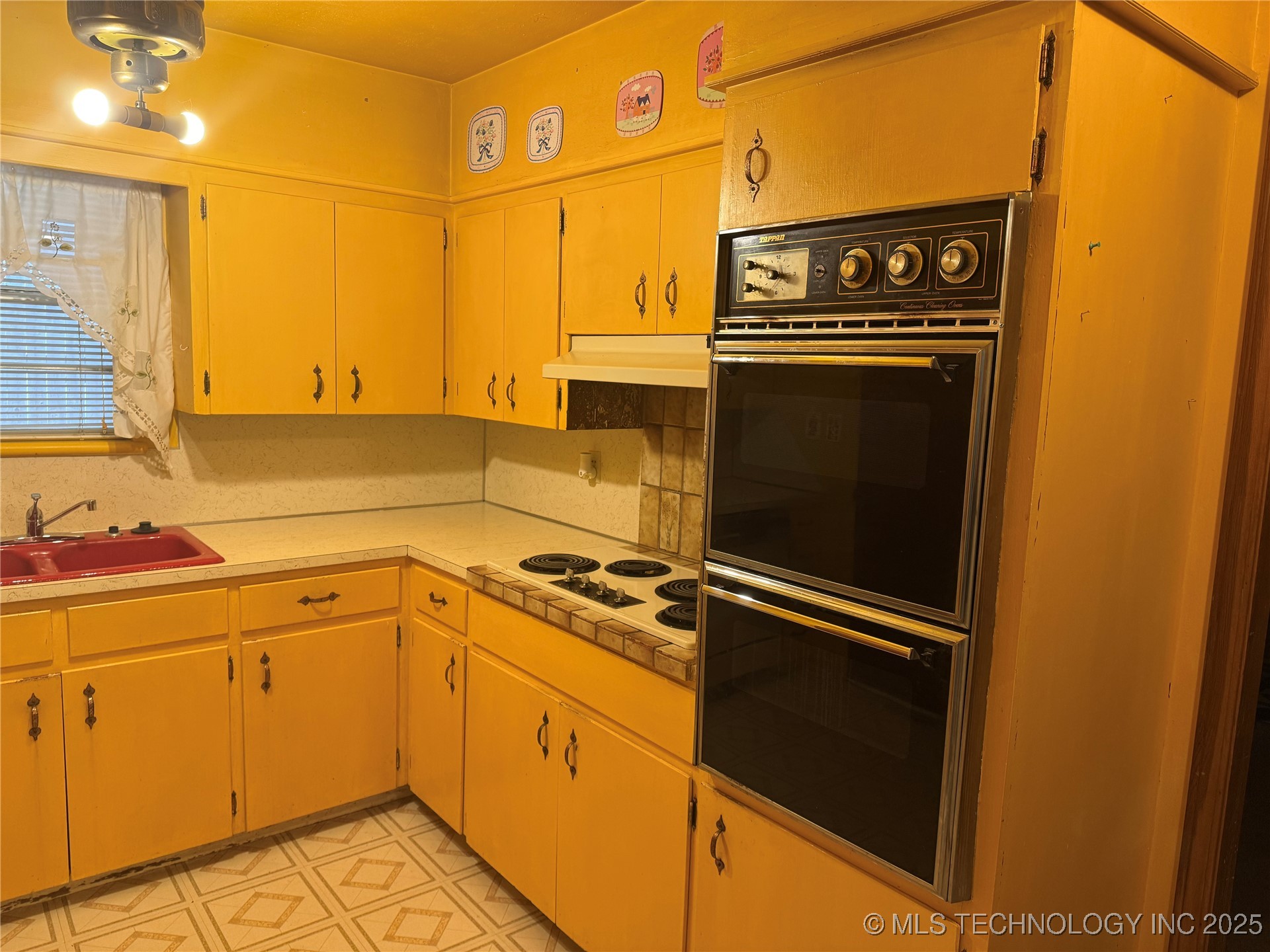 807 N C Avenue Property Photo 7